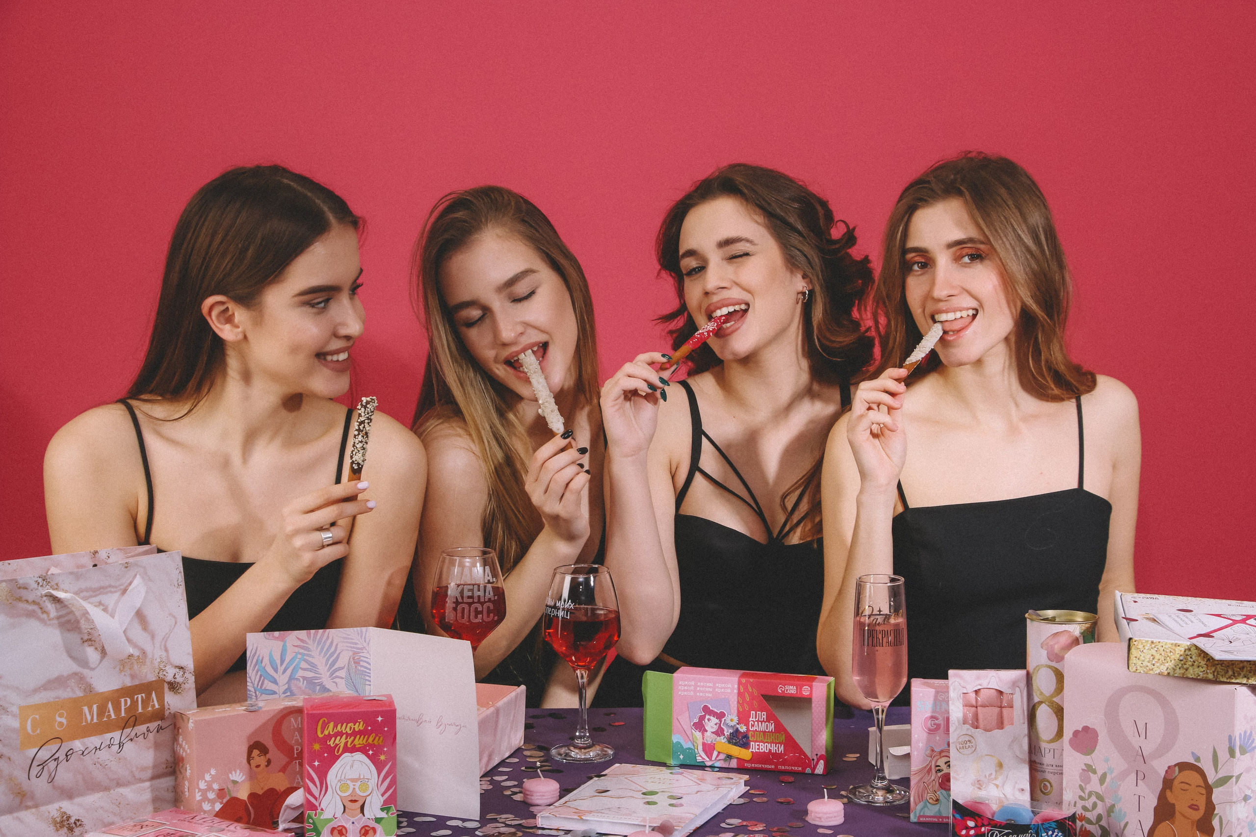 Разработки 8 марта. Фотограф для различных событий, проектов, маркетплейсов, сайтов и мероприятий в Екатеринбурге