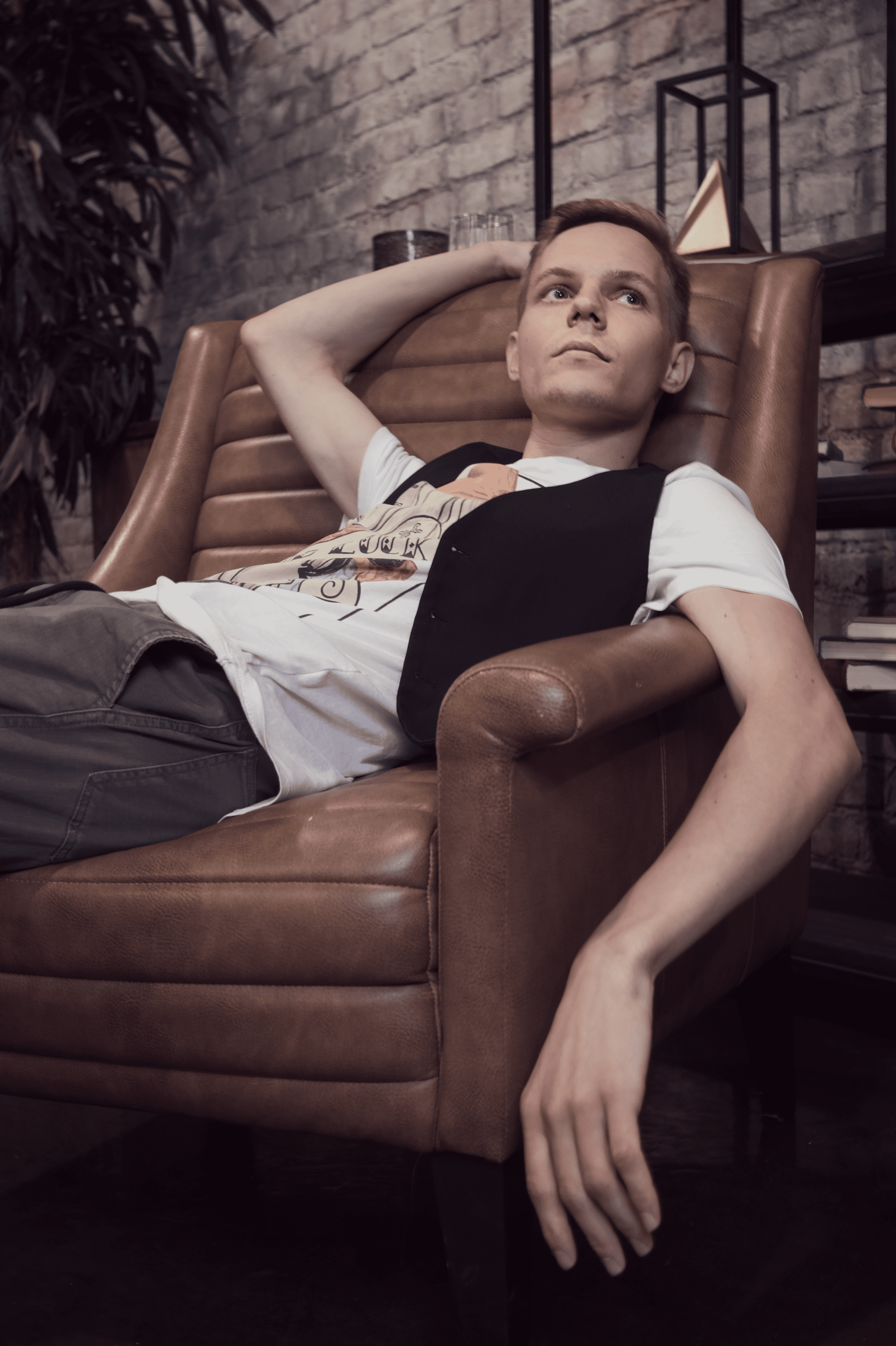 TESLA GAMBLER | Индивидуальная мужская фотосессия в Москве. Индивидуальная фотосъёмка в Москве. Фотограф Василиса Тарасова