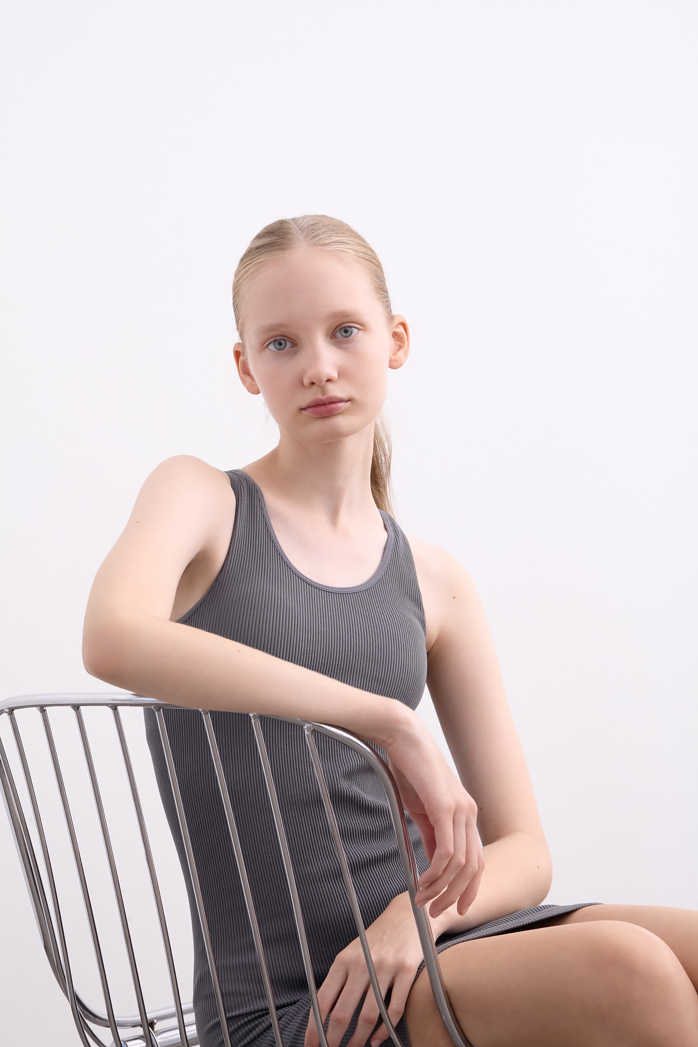 Модельные тесты для Даши. Модельные тесты в Москве. Фотограф Вика Паршина