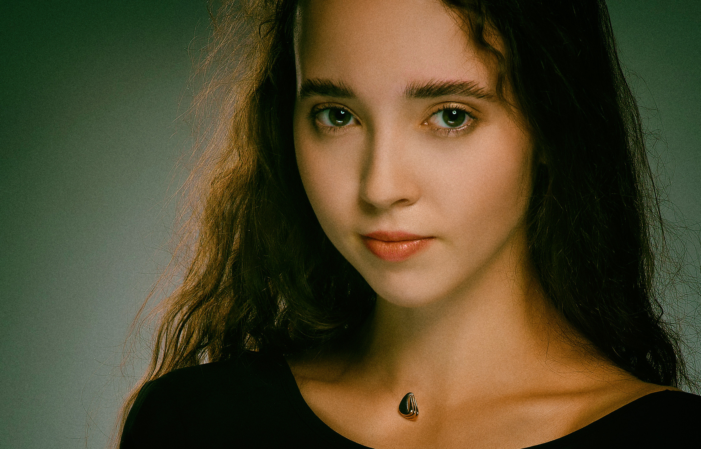 PORTRAIT. Www.apowerstudio.com