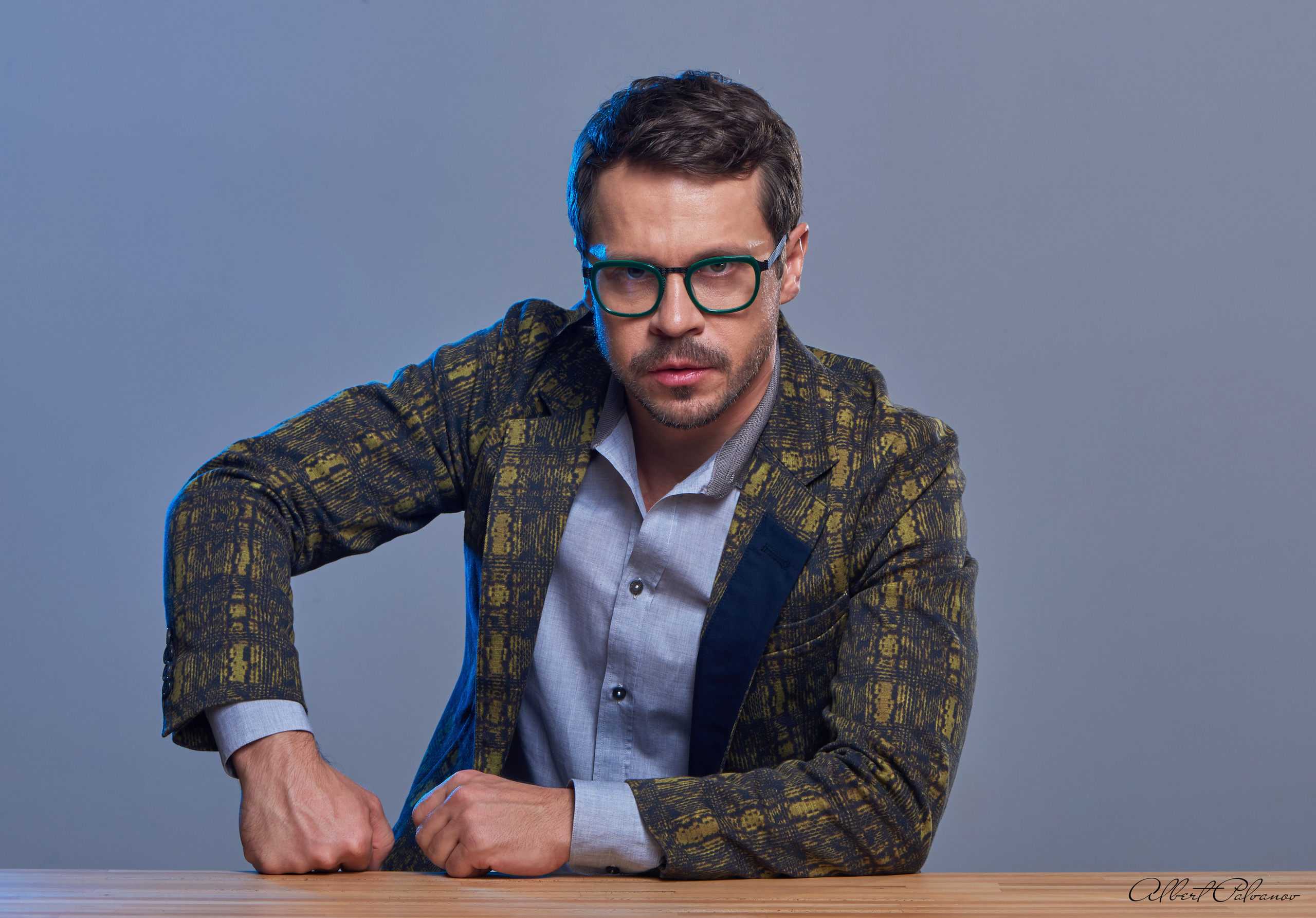 PORTRAIT. Www.apowerstudio.com