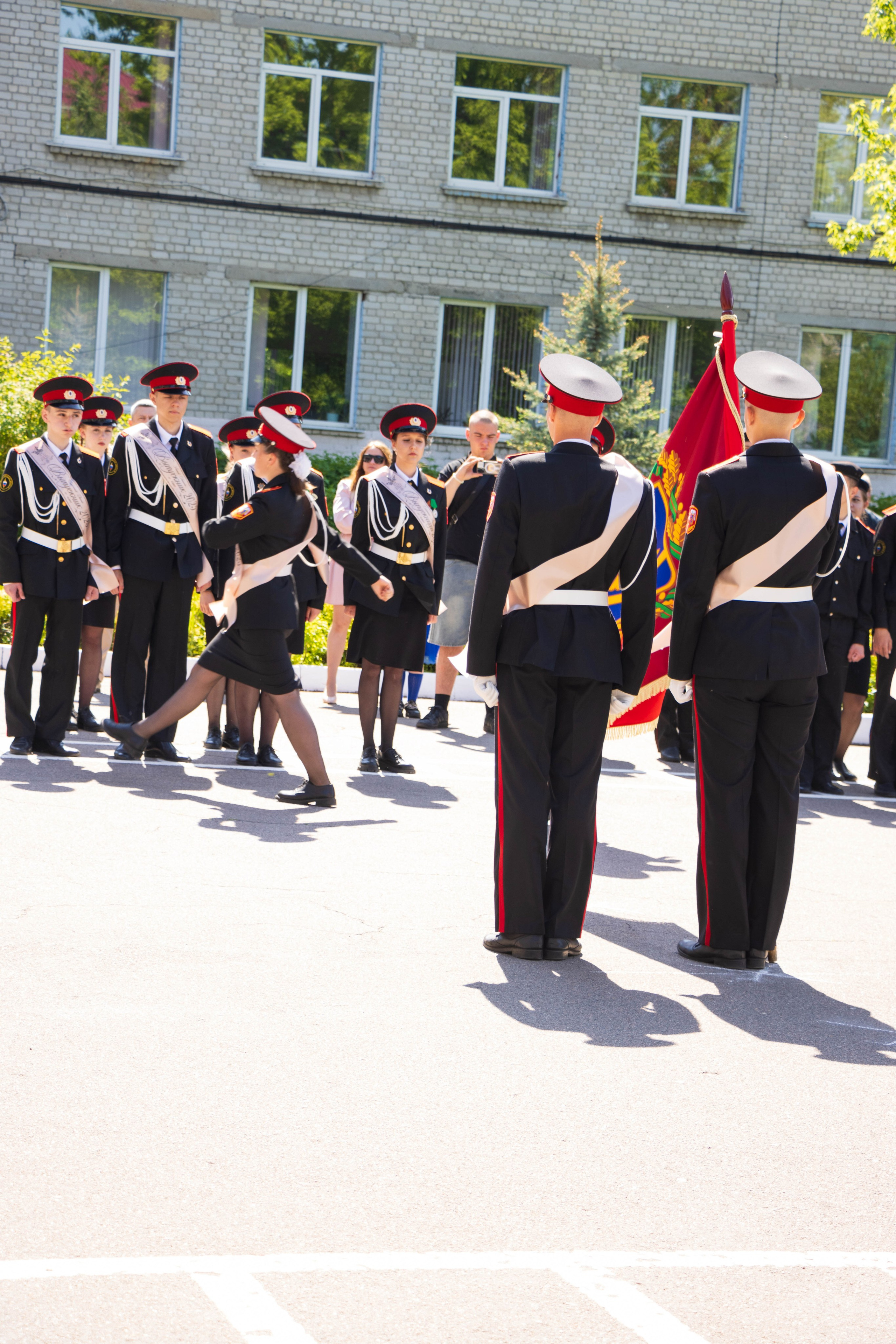 Последний звонок 2025 взвод 8"б». Фотограф Татьяна Матрос