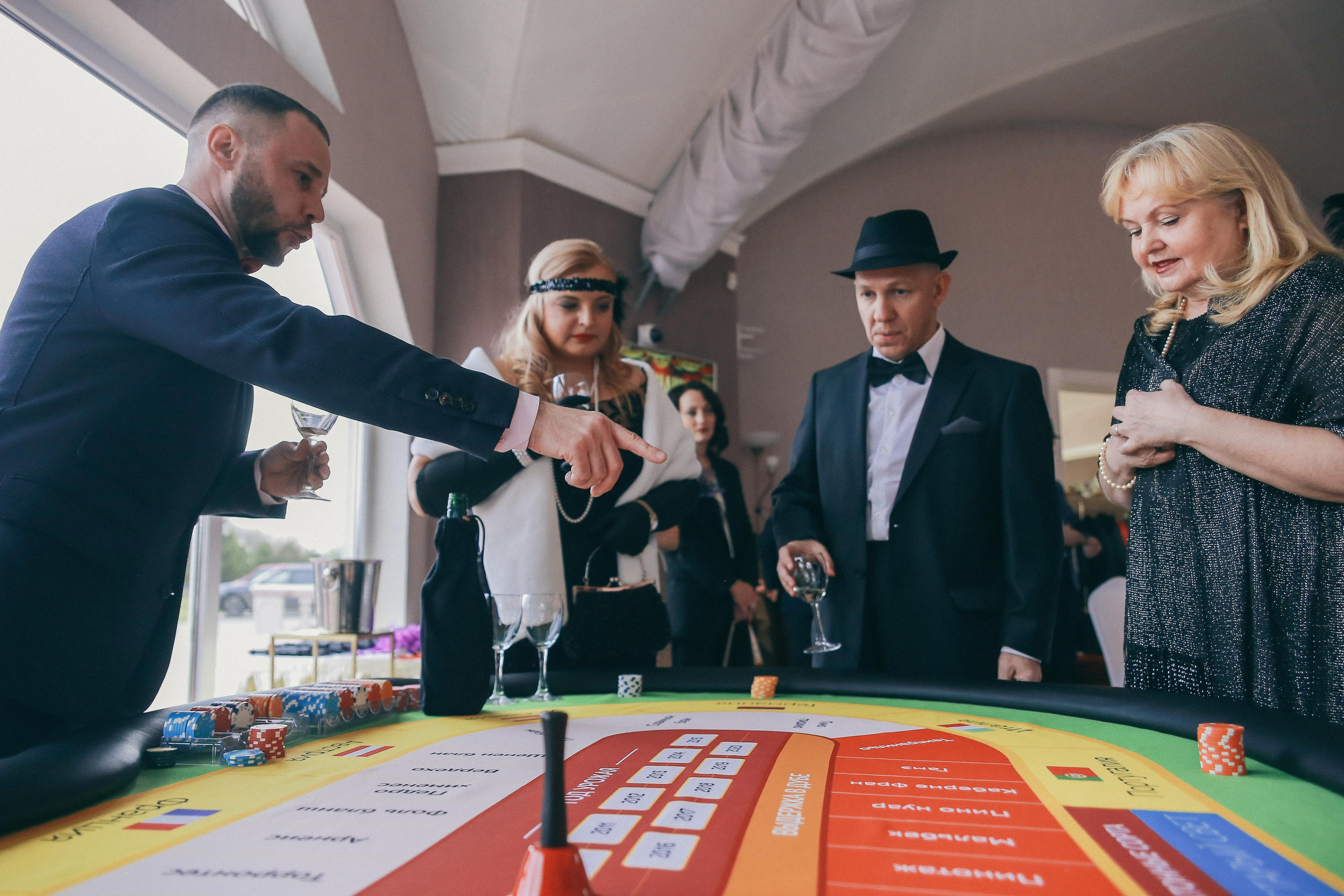 Юбилей в ресторане Кутузов. Антонина Морозова, профессиональный семейный фотограф видеограф