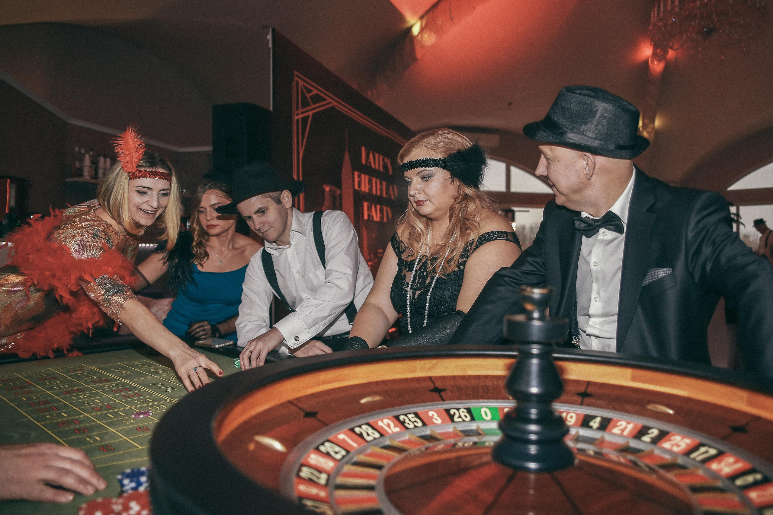 Юбилей в ресторане Кутузов. Антонина Морозова, профессиональный семейный фотограф видеограф