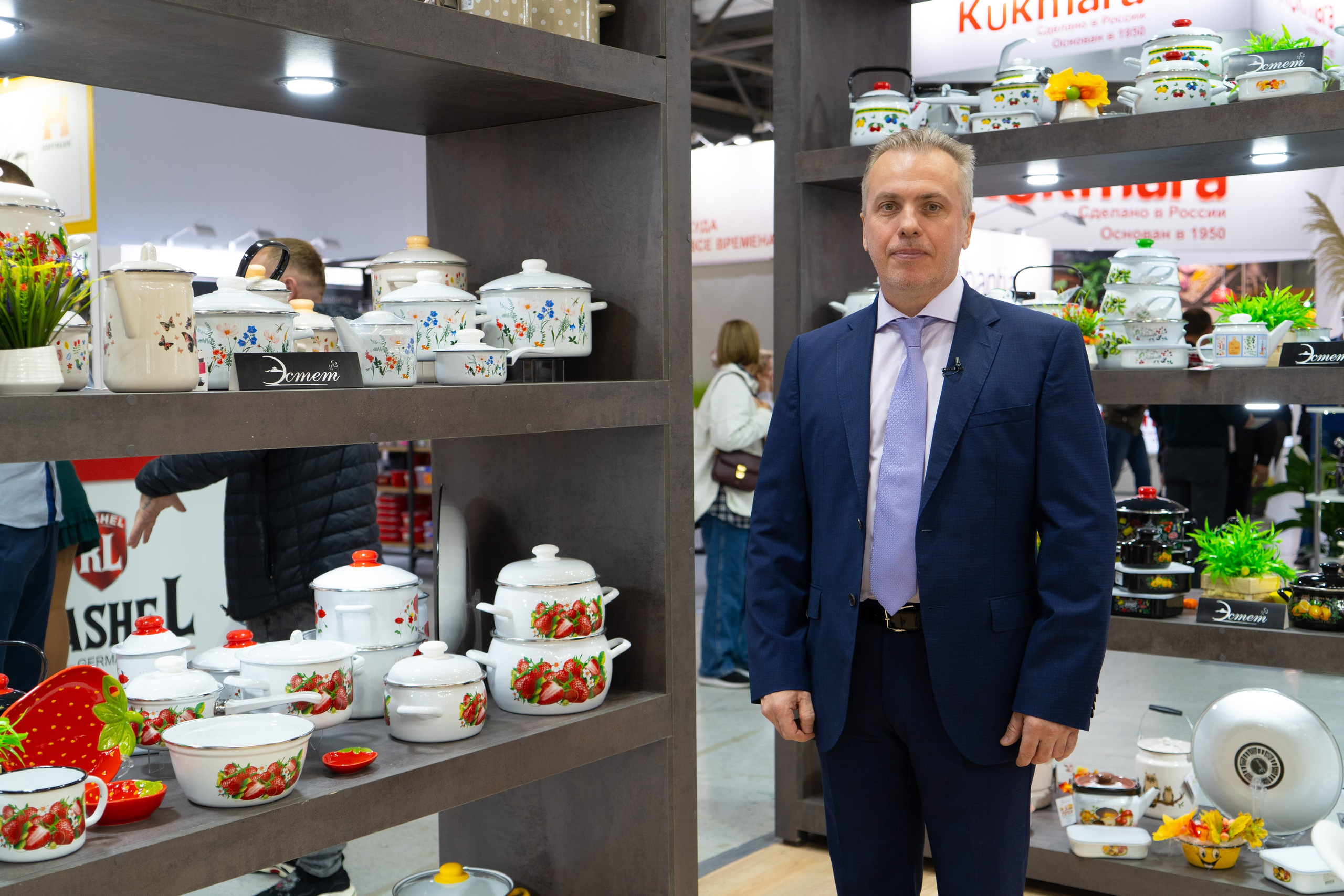 Выставочные стенды. Профессиональный портретный фотограф в Москве Владимир Глаголев