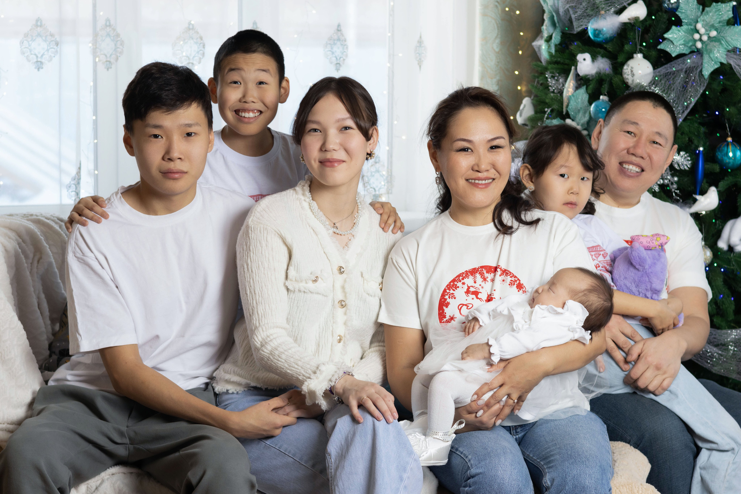 3 поколения. Съемка дома. Фотограф Якутск Зоя Николаева