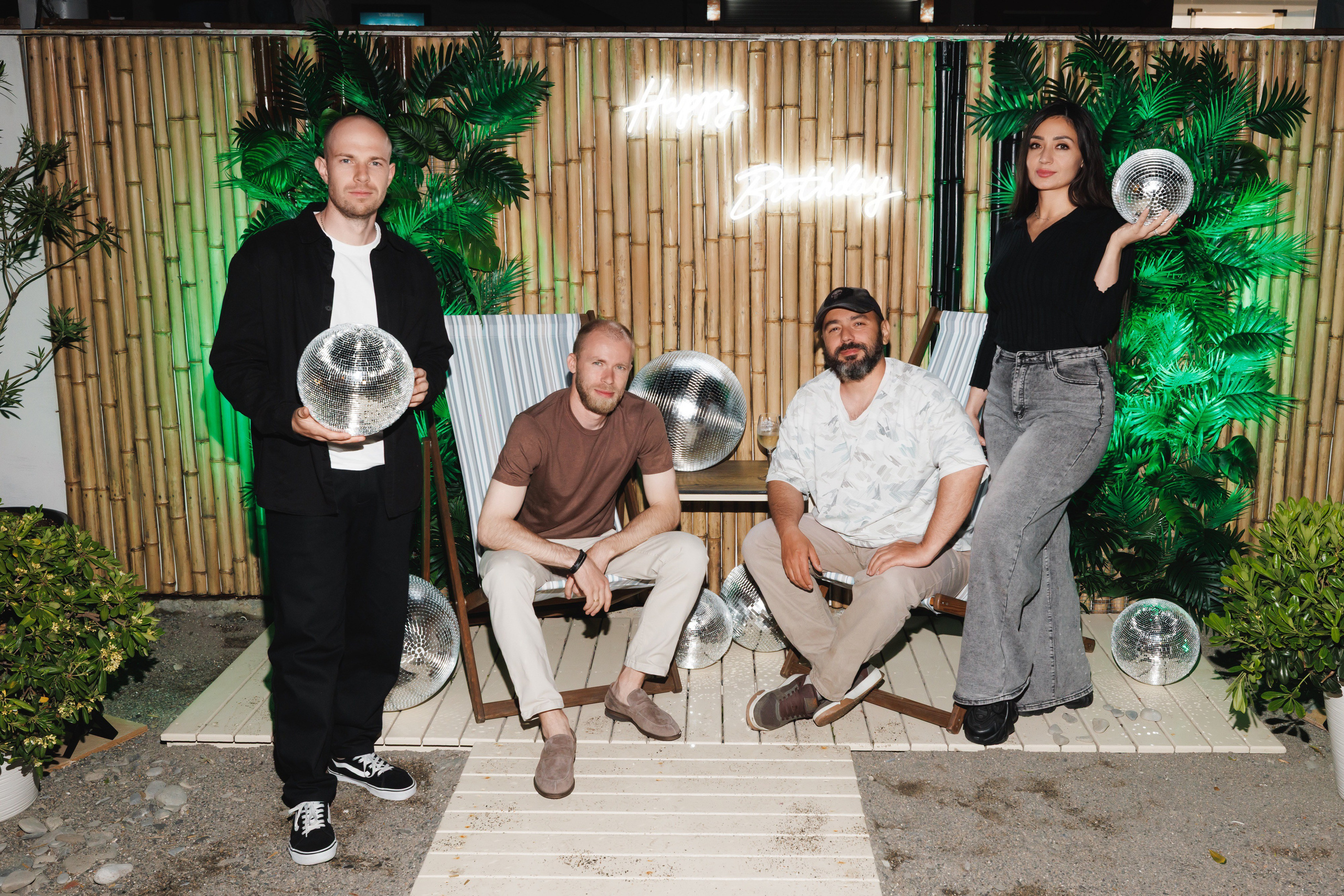 TROPICAL DISCO BIRTHDAY PARTY