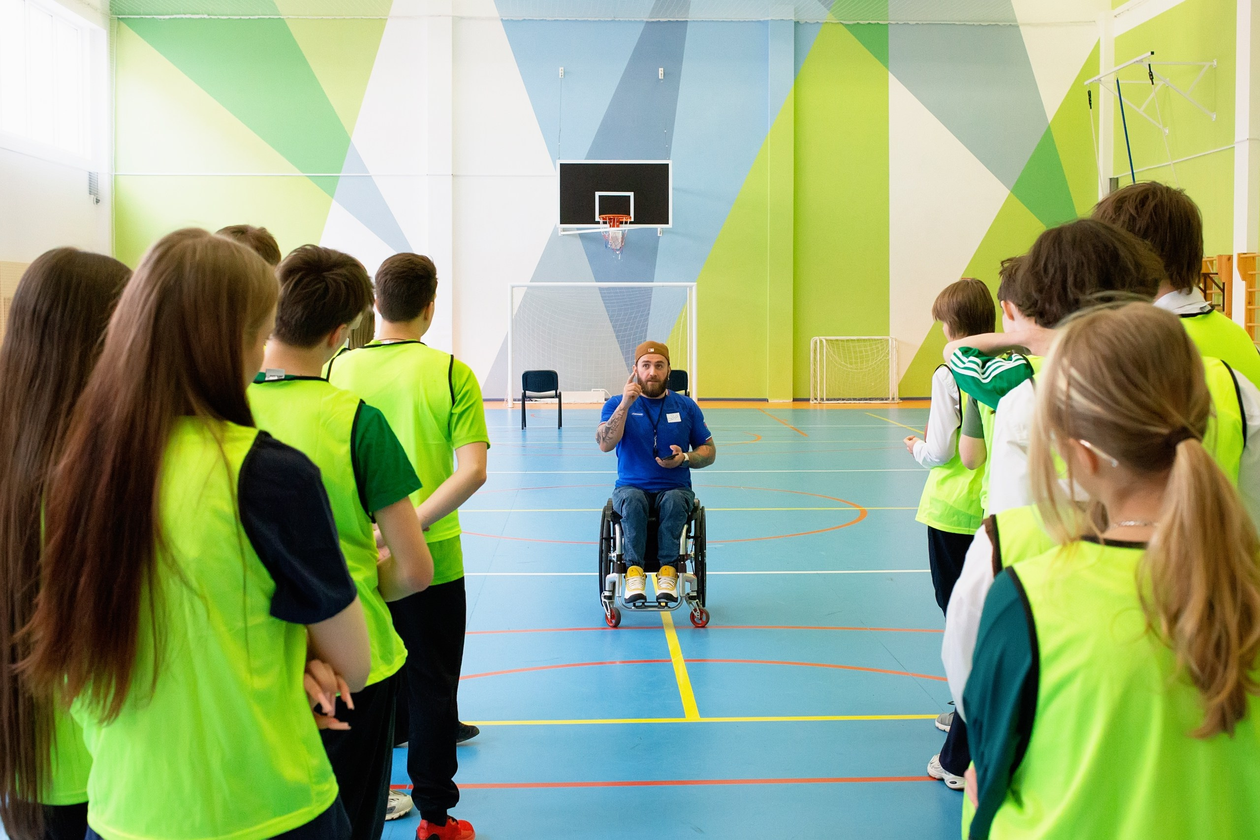 Фоторепортаж о проекте Физ-ра 2.0 в школе СПБ Благотворительный проект. Портретные фотосессии, контент-съемки, репортаж