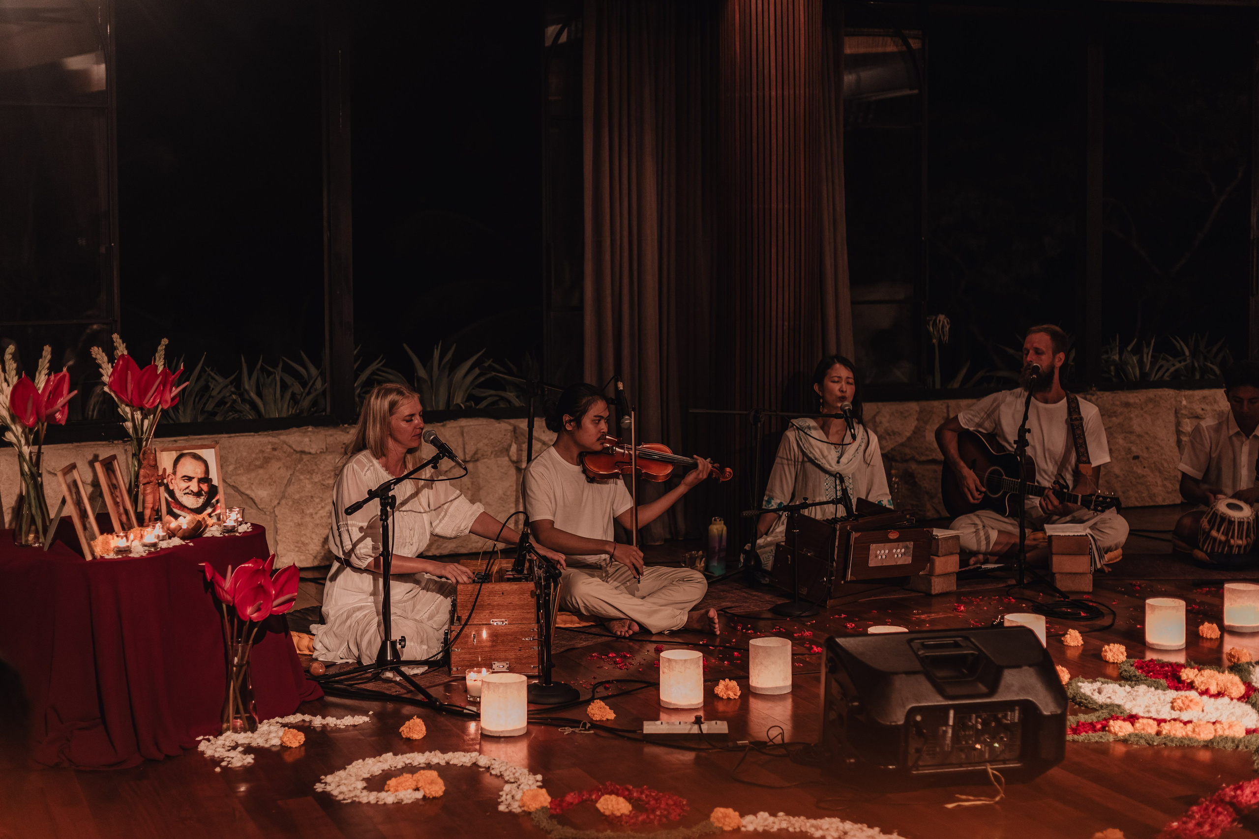 Kirtan at Soulshine nov. Мариам Багдасарян