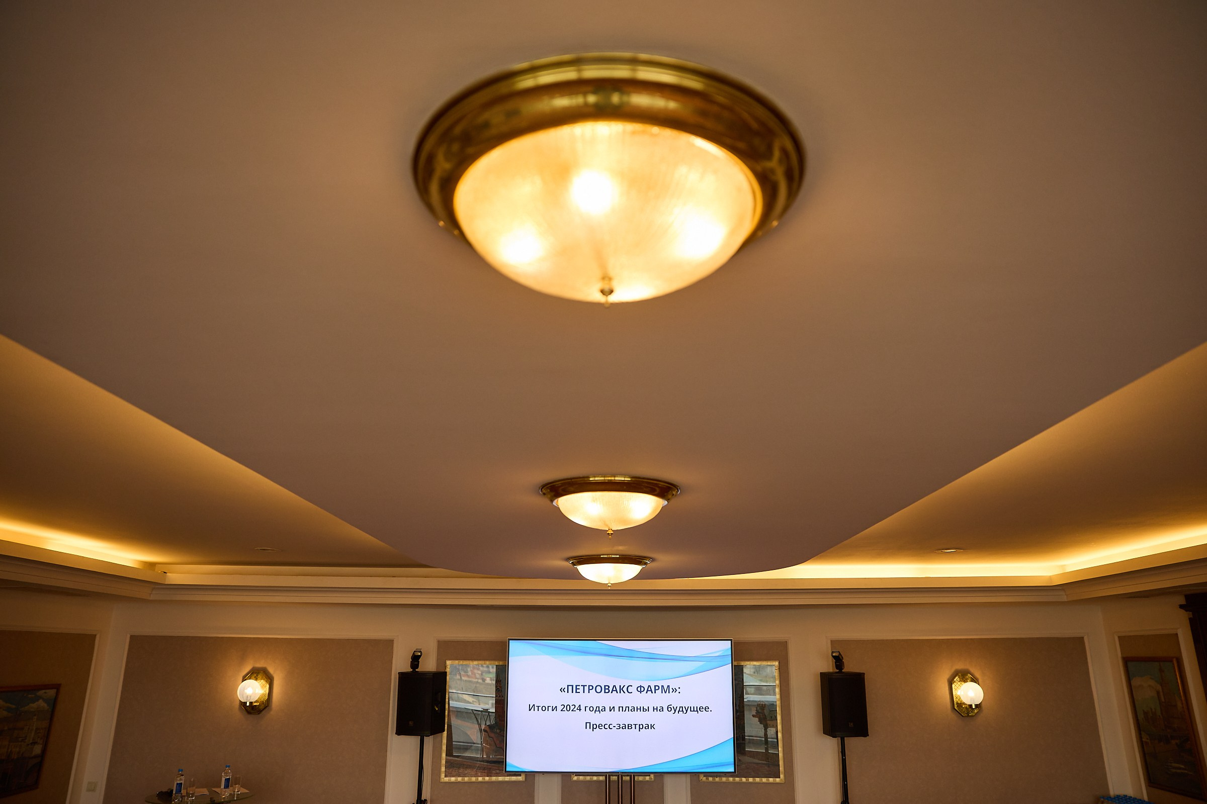 Пресс-завтрак с Михаилом Цыферовым (Петровакс) — репортажная съемка от Ильи Новикова. Видеограф, фотограф Илья Новиков Москва, Екатеринбург, Калининград