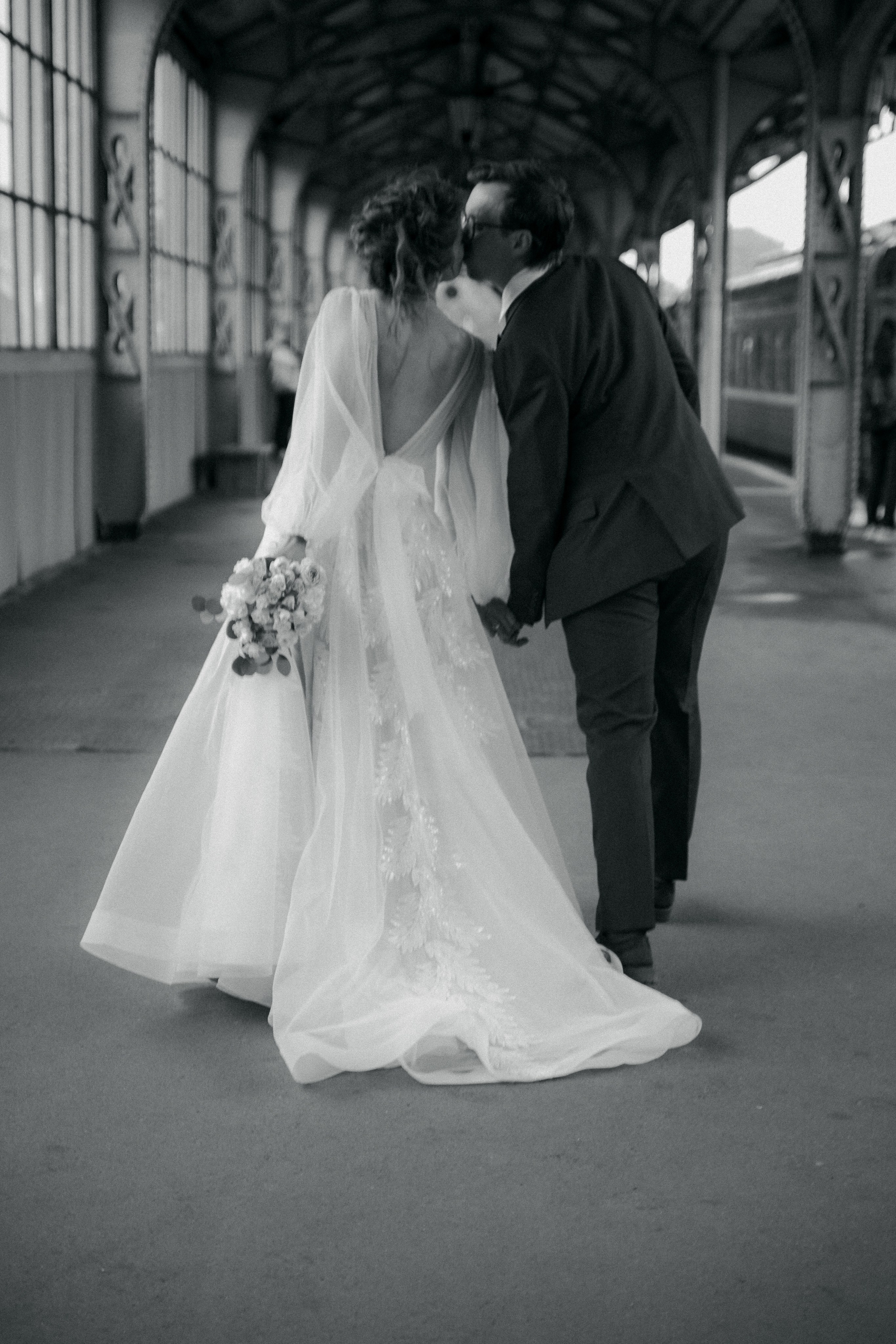 Июльский шторм с горячими сердцами. Свадебный фотограф в Санкт — Петербурге