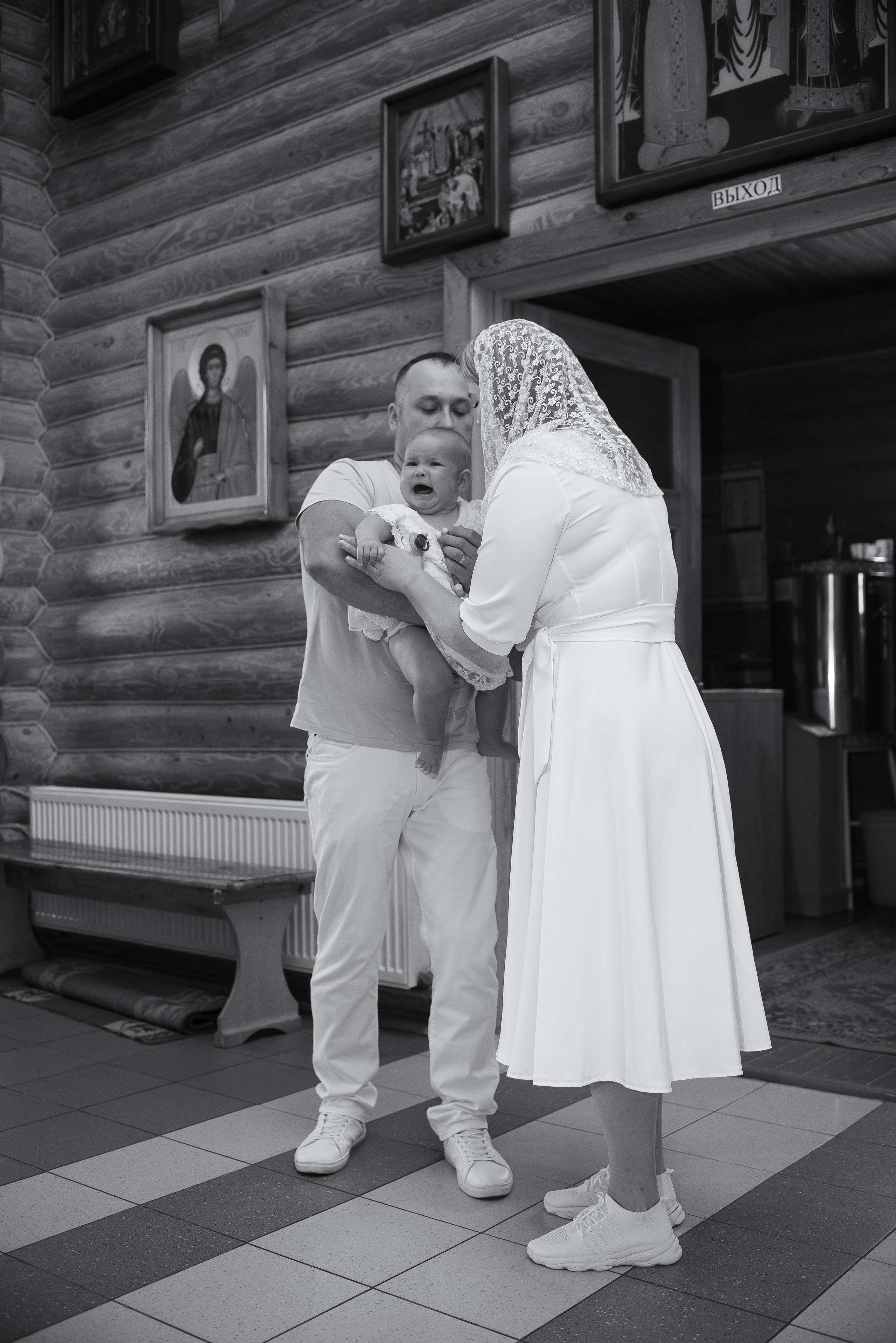 Крещение Софии в хр.Георгия Победоносца в Смиловичах. Семейный фотограф на выписку из роддома и крещение Минск Настя Гришук