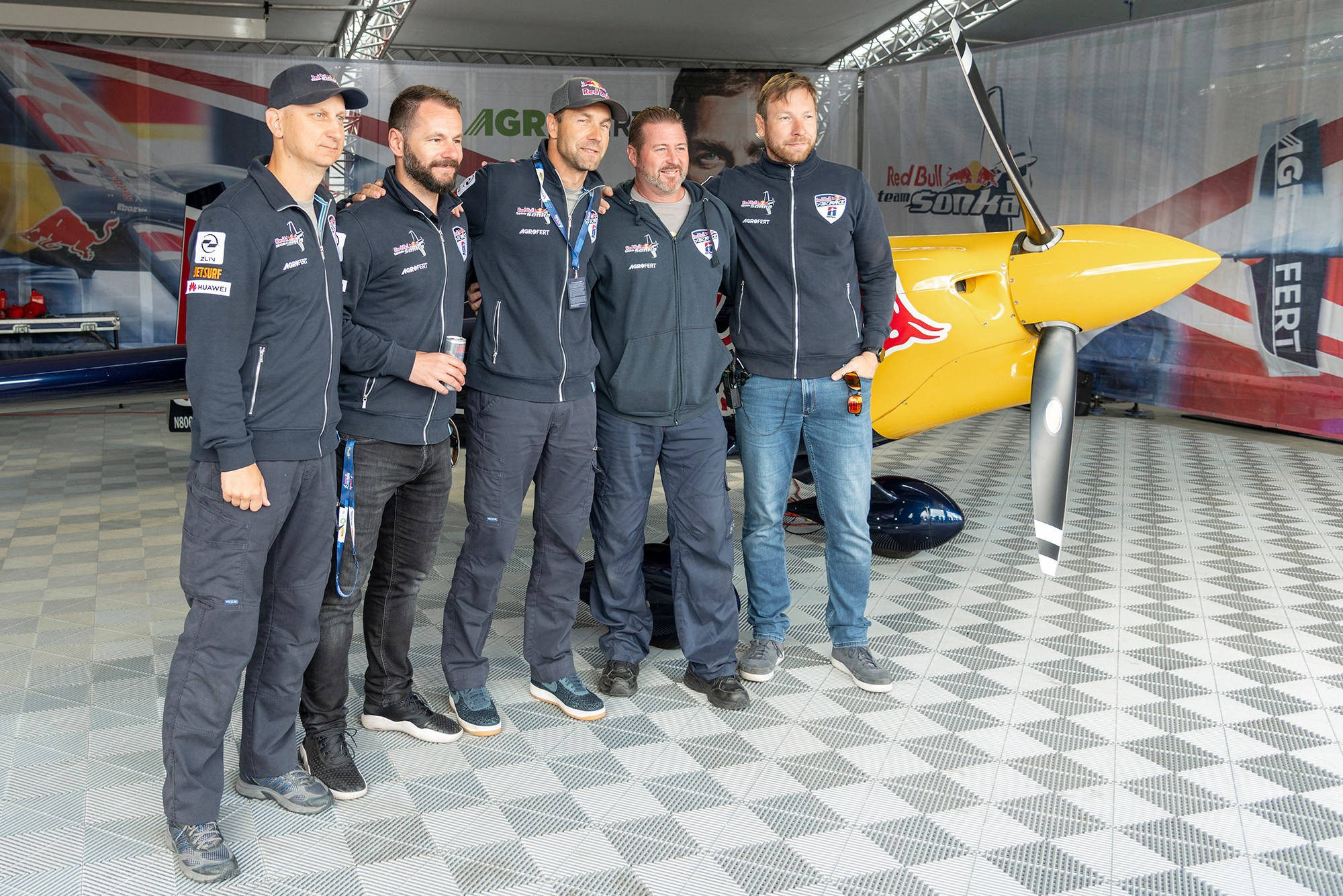 Авиация: самолеты, вертолеты, небесные зарисовки. От прошлого к будущему авиации через фотографию