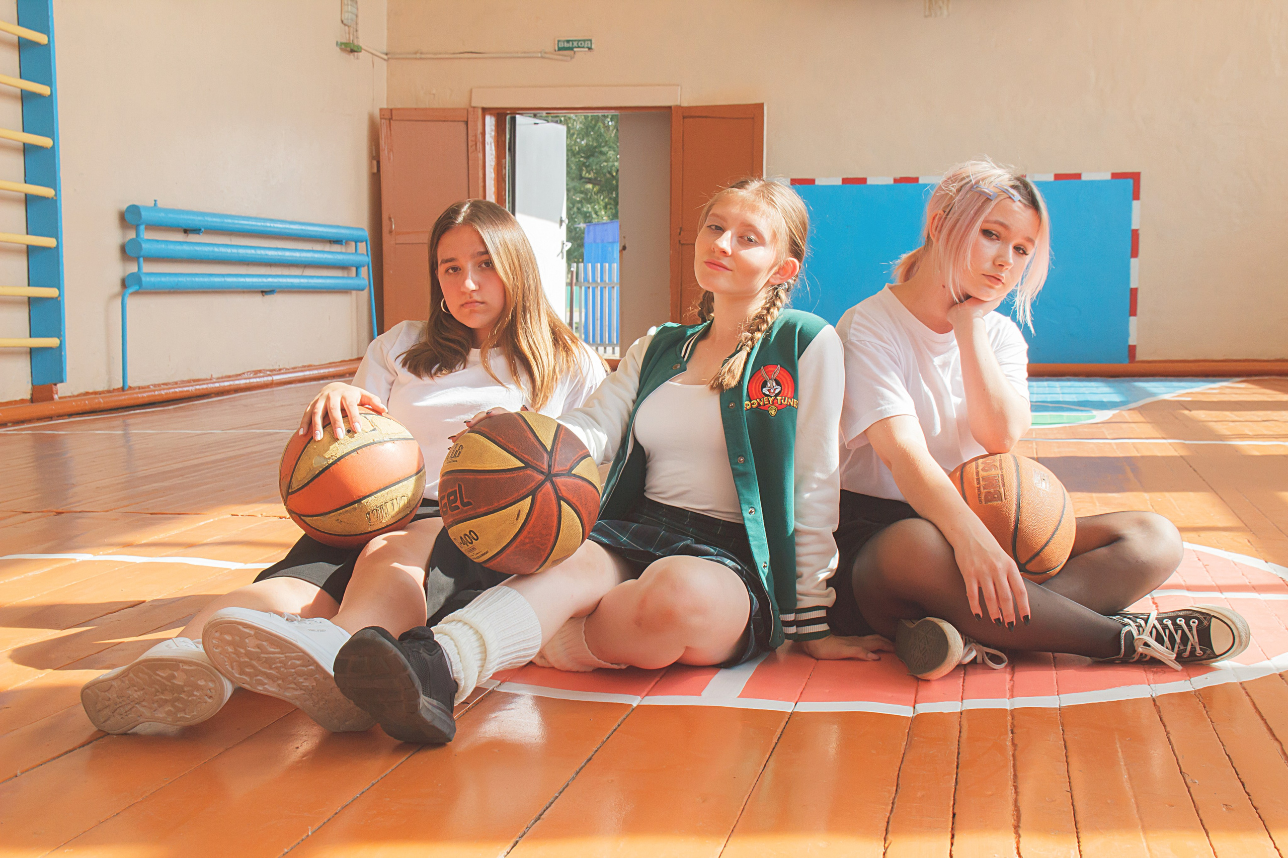 Выпускной альбом 2023. Фотограф и видеограф в Омск/Москва Сащенко Лера