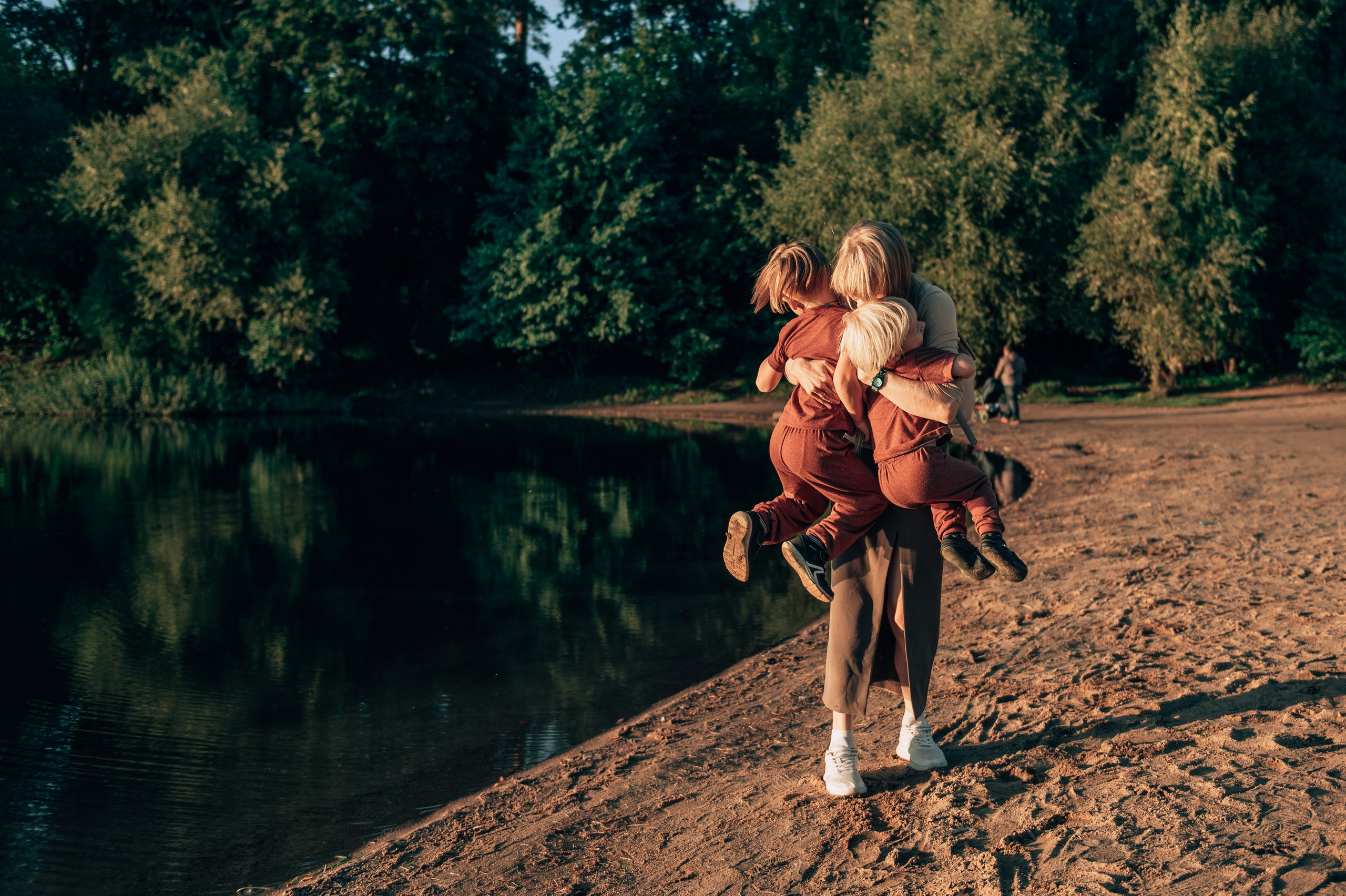 Семейна прогулка с непоседами-мальчишками. Свадебный и семейный фотограф София Невская
