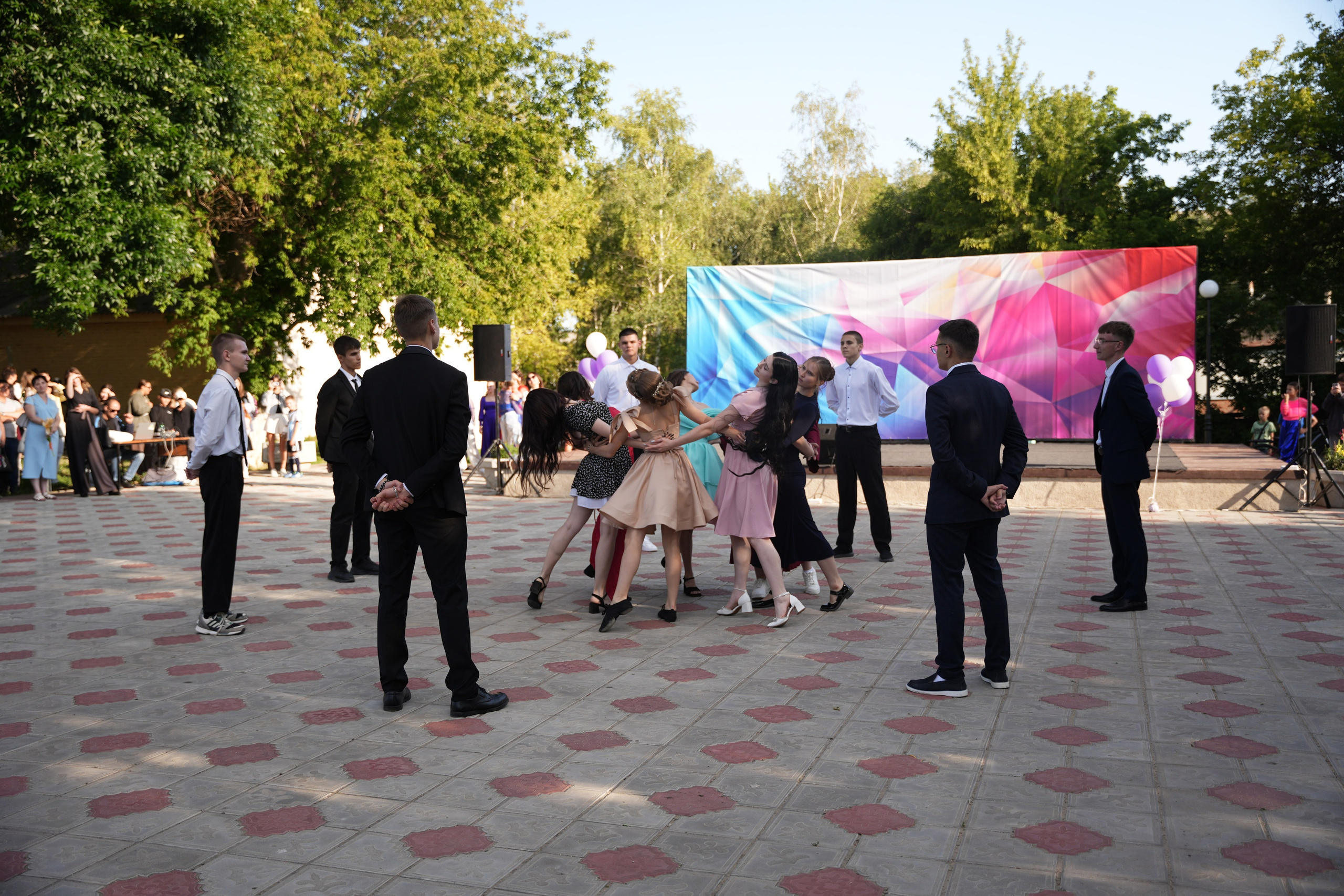 Выпускной в парке. Ольга Плаксина фотограф в Саратове