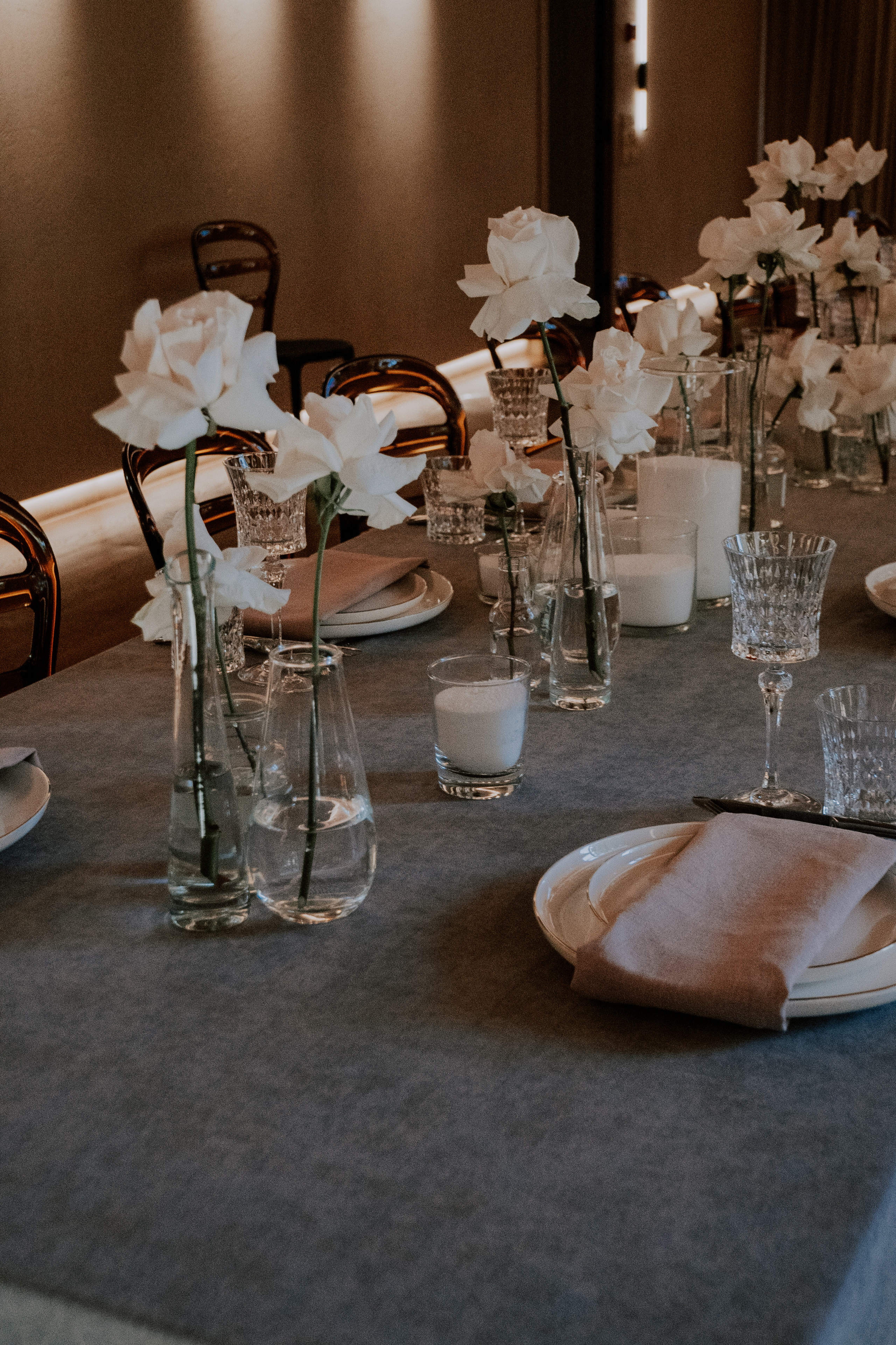 Красивый праздничный ужин в ресторане Сезоны в Парке. Love & Live photographer Злата Акимова