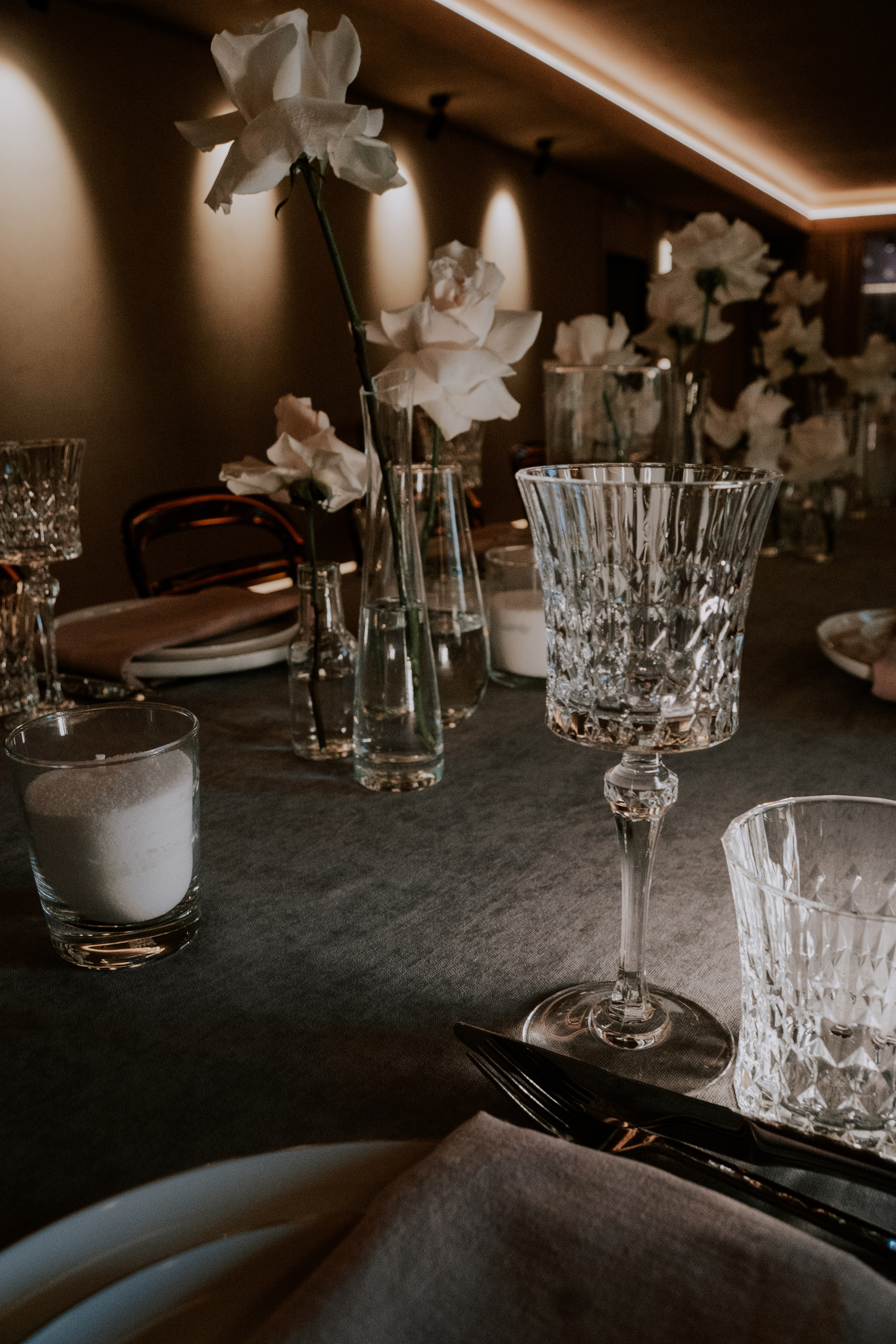 Красивый праздничный ужин в ресторане Сезоны в Парке. Love & Live photographer Злата Акимова