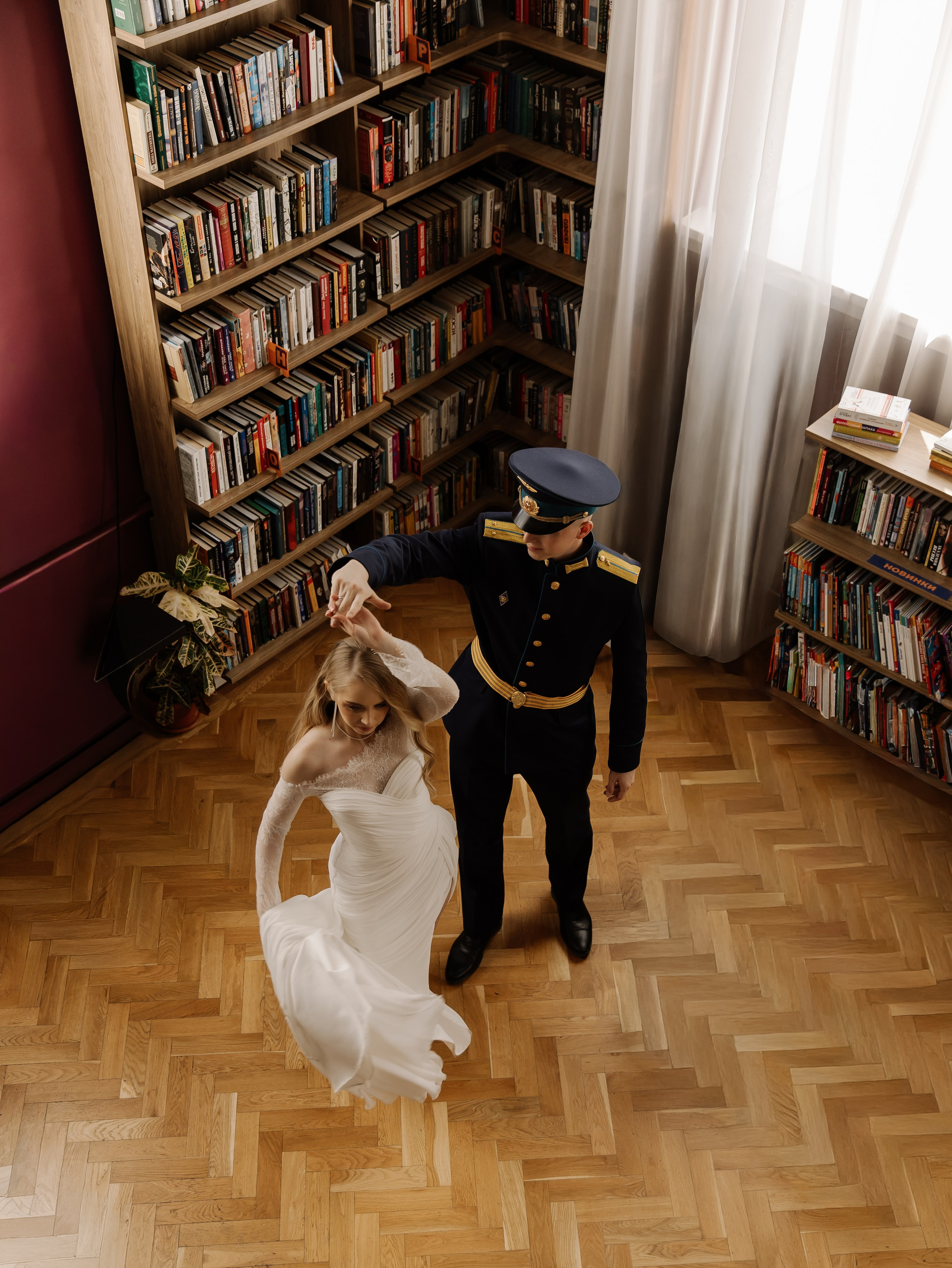 Михаил и Алена фотосессия в Библиотеке. СВАДЕБНЫЙ ФОТОГРАФ ЧЕЛЯБИНСК