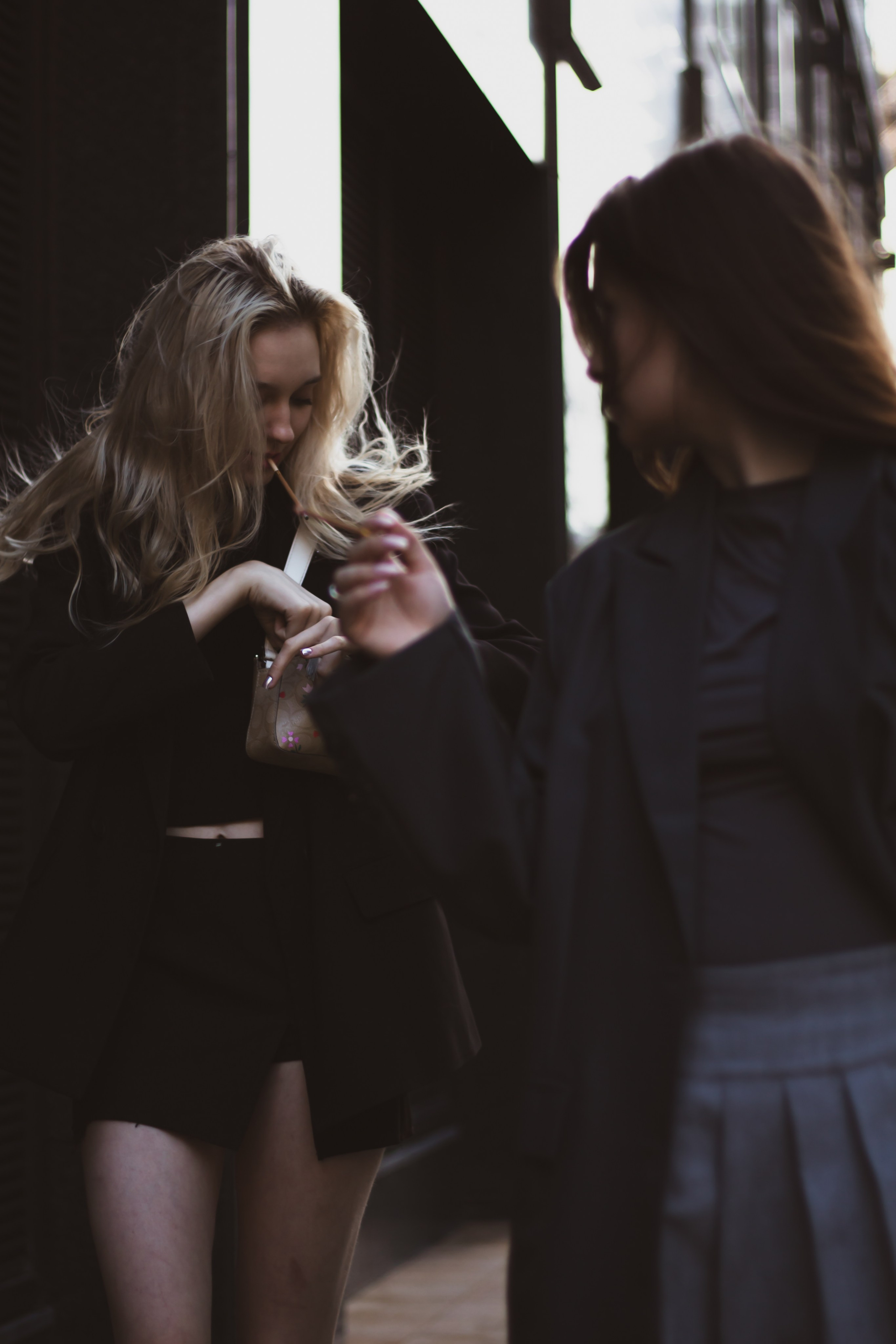 Уличная съемка — Стефани и Валерия. Портретный фотограф в Орле. Готовые фото за 3 дня! Помощь в позировании. Советы по организации