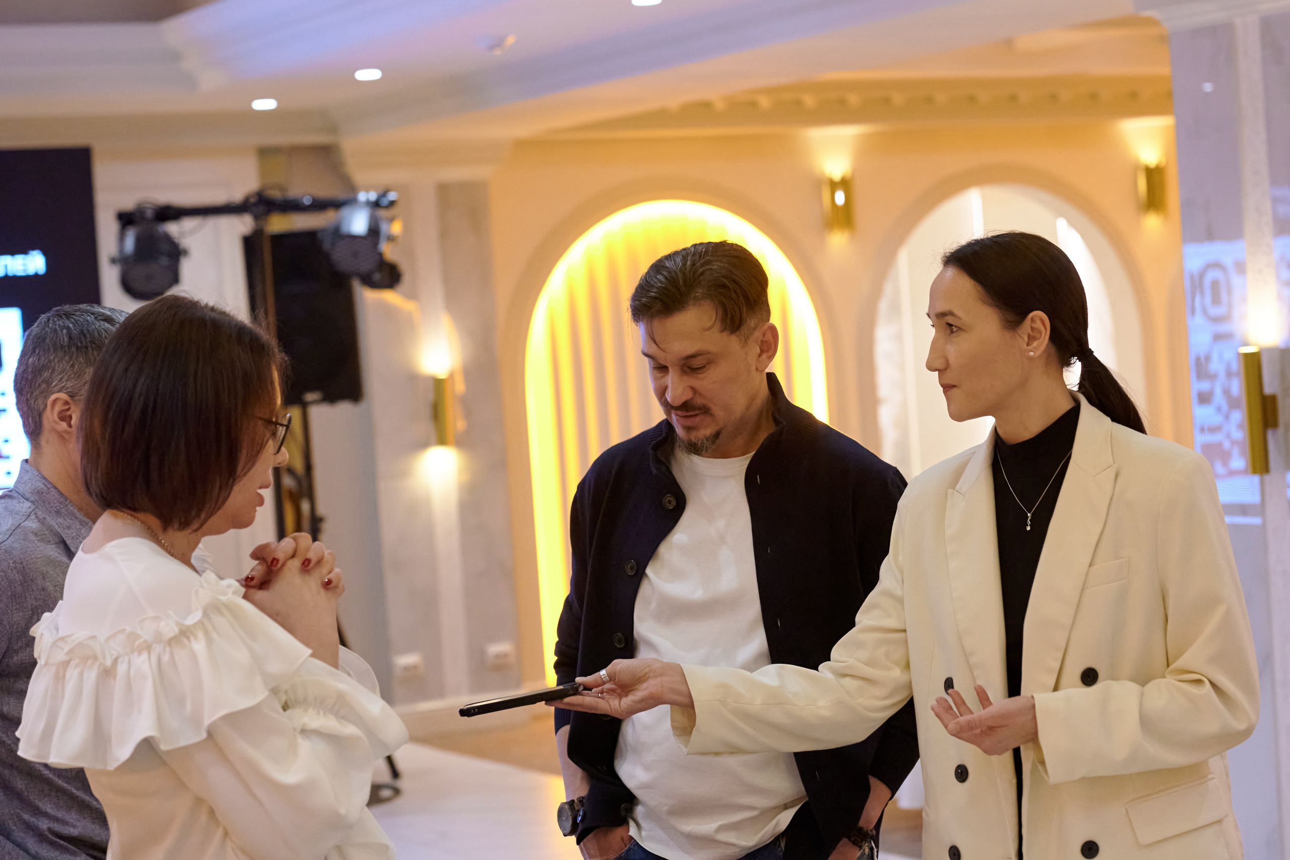 Корпоративная съемка праздников, семинаров и других мероприятий в Сургуте. Студия по производству фото- и видео-контента «АППЕРТУРА»