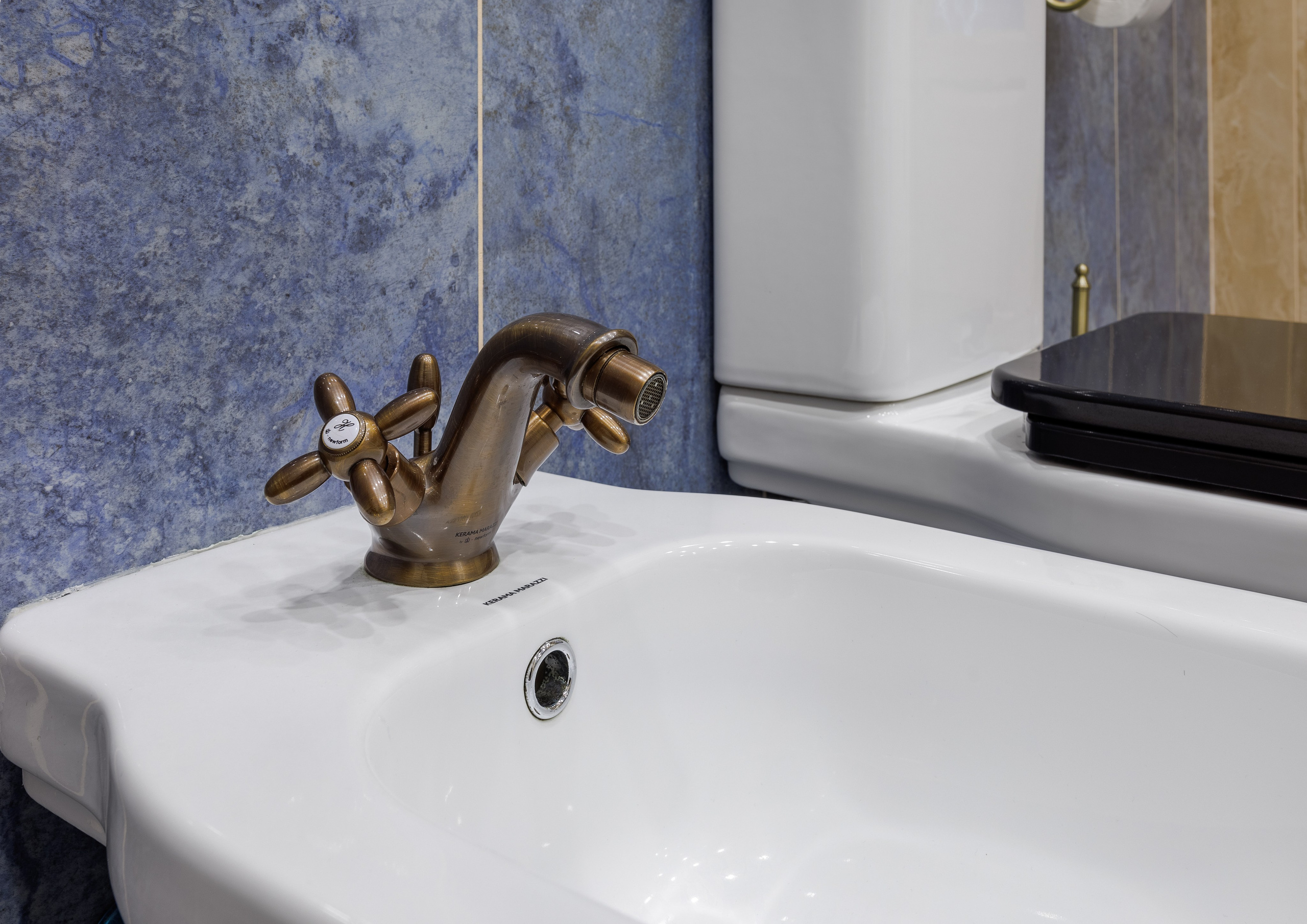 Повышение конкурентоспособности: Качественные фотографии могут значительно улучшить визуальное представление продукции, что делает ее более привлекательной для покупателей