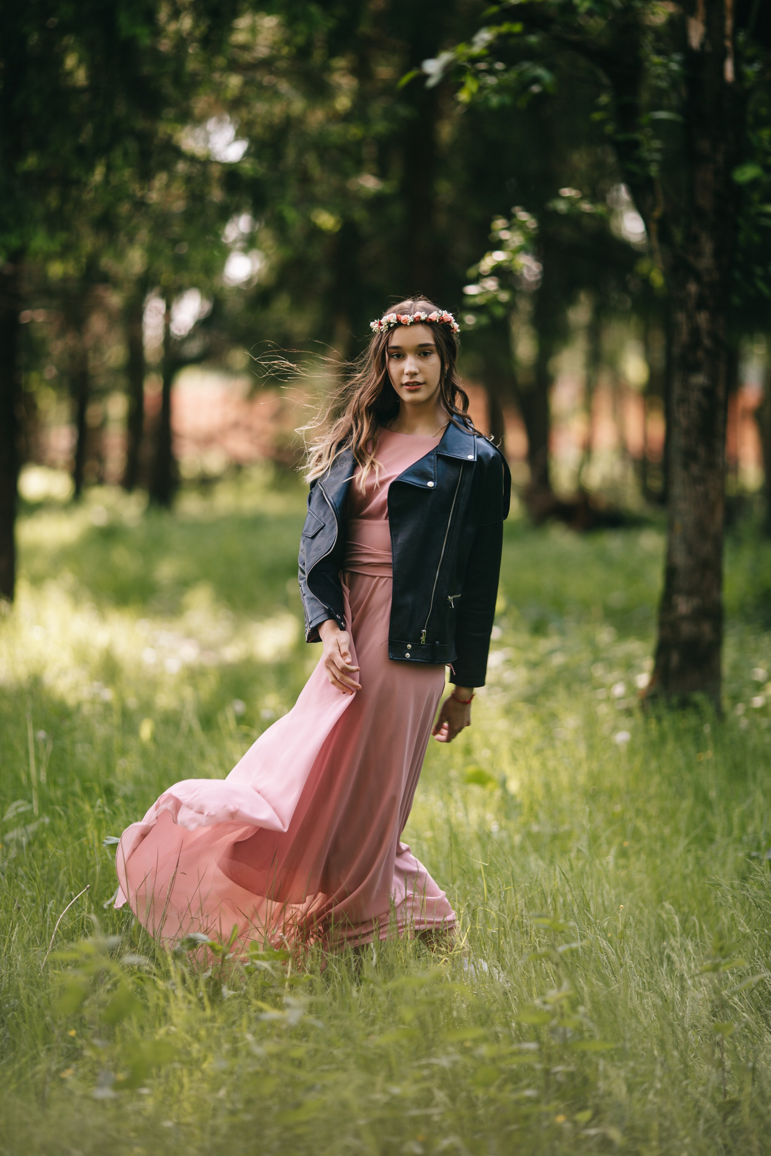 Фотосессия с лошадьми в Москве и МО, девушка в платье. Фотосессии с лошадьми