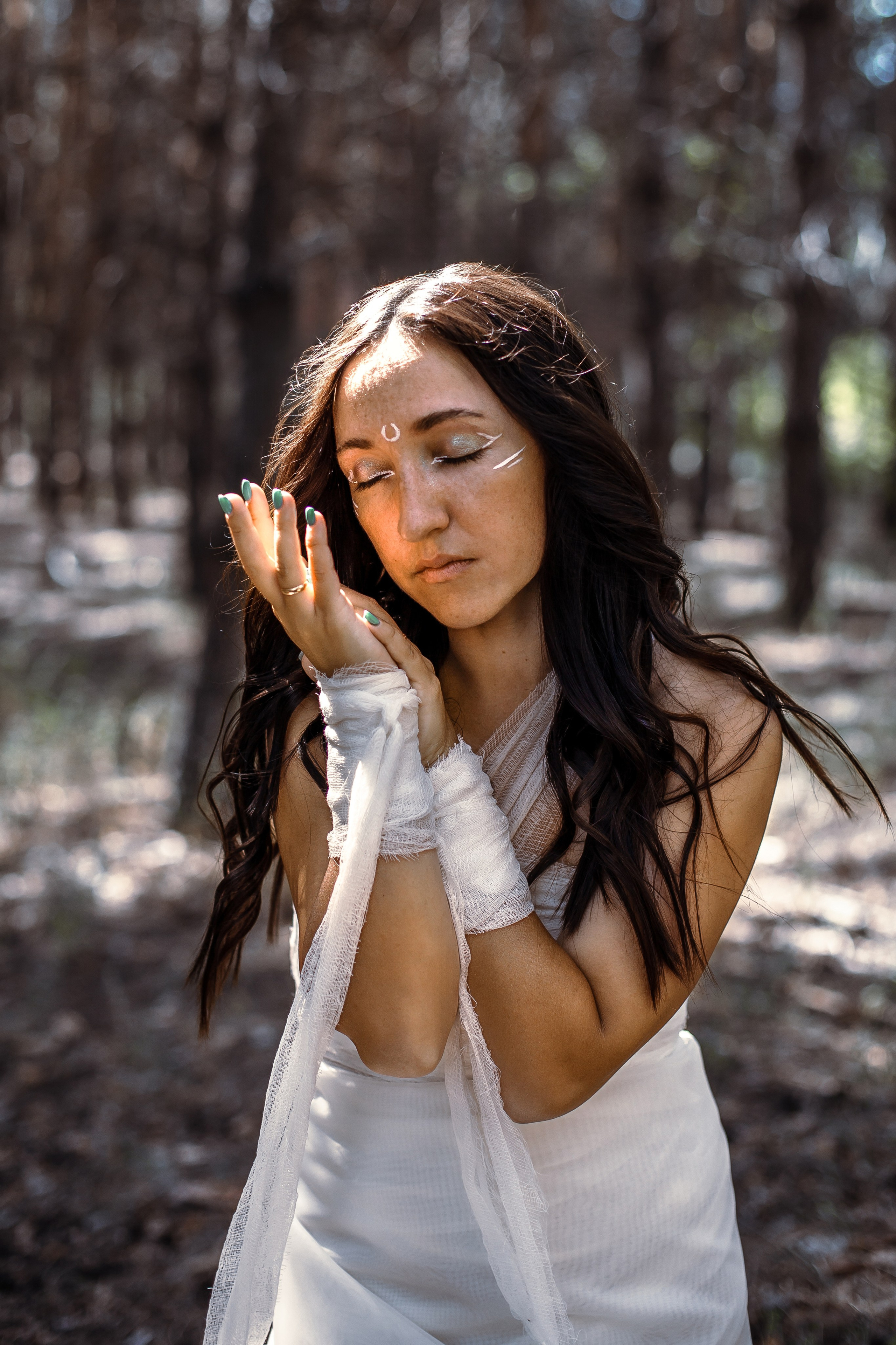 Юлия в лесу. Творческая съемка. Фотограф в Волгограде Норченко Светлана