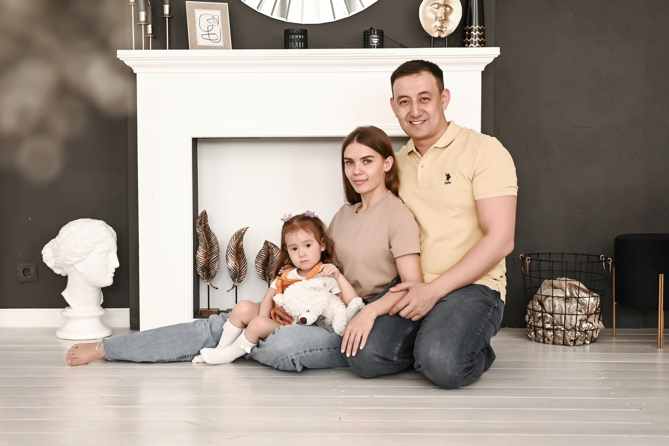 Семейная студийная  фотосессия 2. Свадебный, семейный, детский, контент фотограф в Омске Максим Ильин