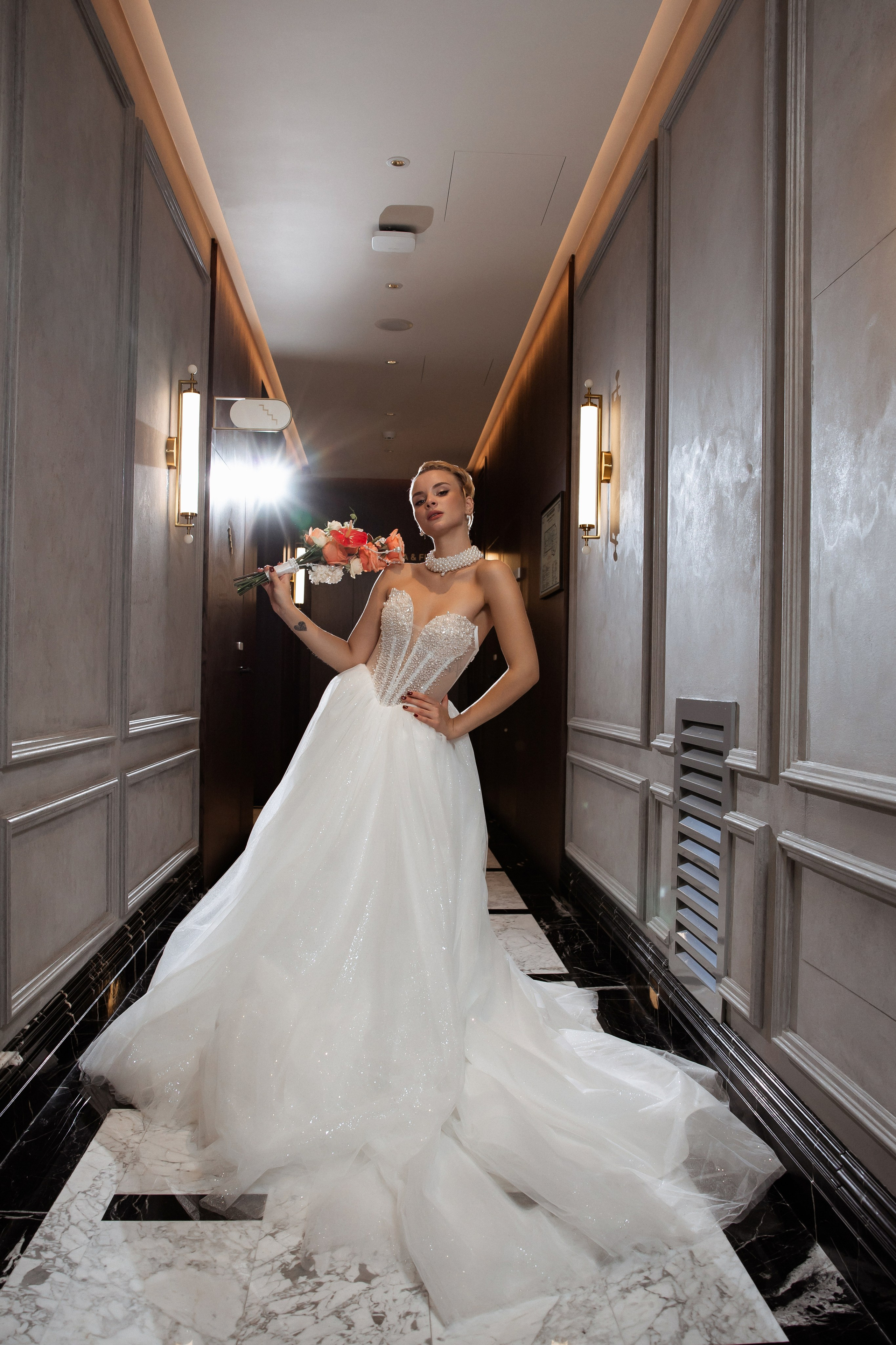 Локация отель Акрон платья салон Свадебный Мир модель Арина. Свадебный и семейный фотограф Татьяна Ласкина в Великом Новгороде