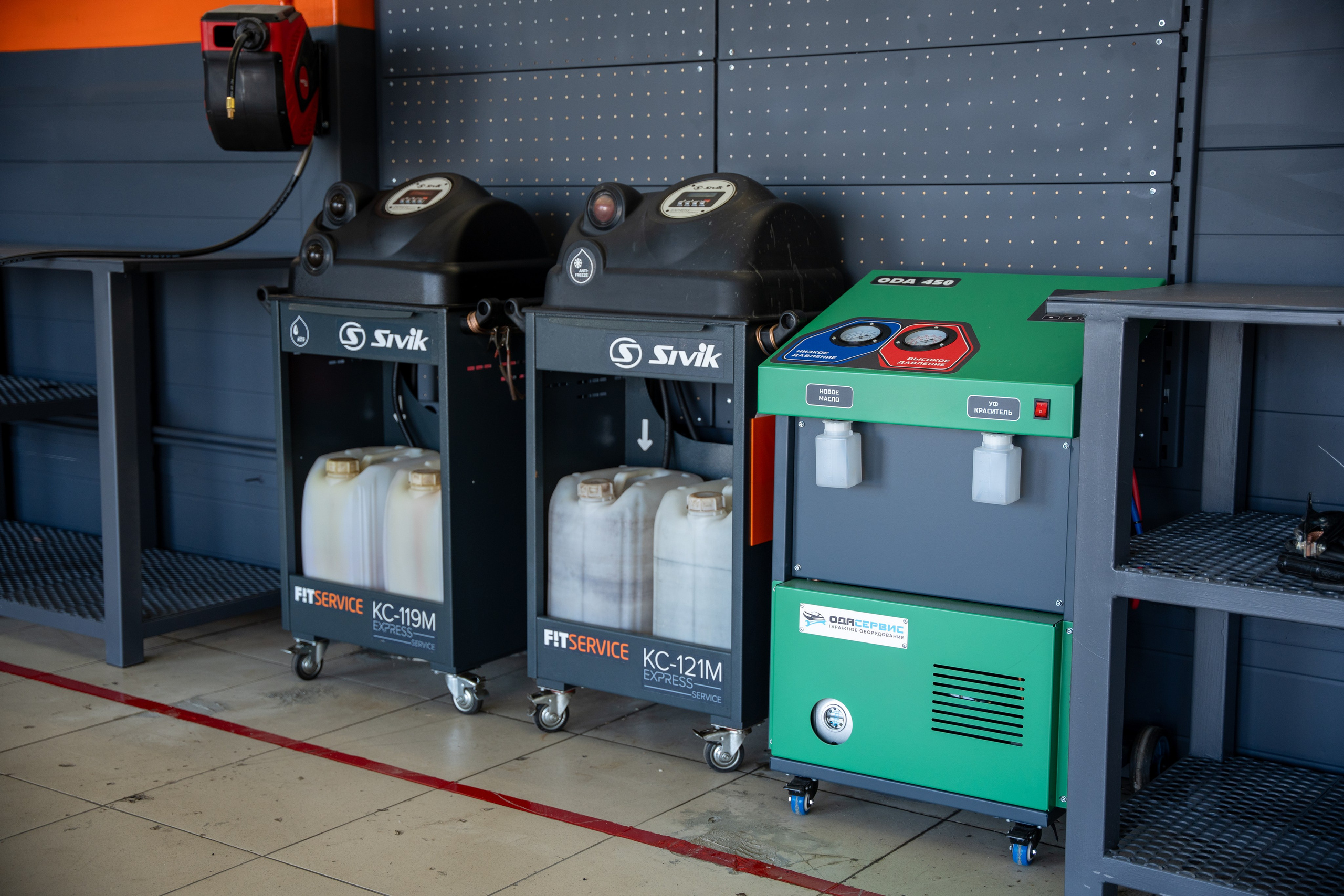 Интерьерная фотосъемка автосервиса Fit Service в Краснодаре — сеть СТО Профессиональная фотосъемка интерьера техцентра в Краснодаре. Шедевры для Вас! Фотограф и Видеограф в Краснодаре Пахиев Руслан