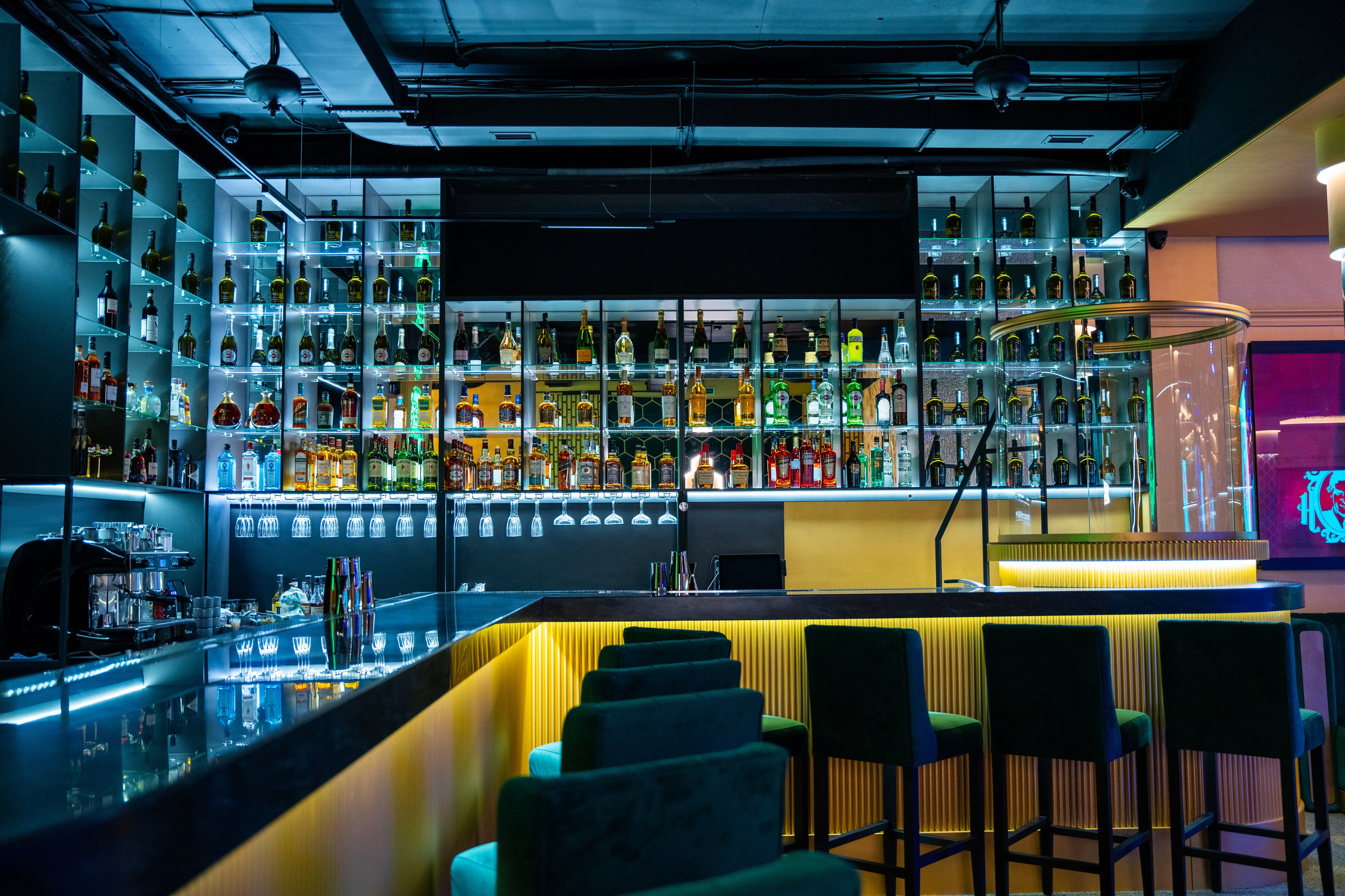 Фотосъемка интерьера стриптиз-клуба Hefner — элитный клуб Краснодара. Интерьерная фотосъемка клуба Hefner в Краснодаре — профессионально. Шедевры для Вас! Фотограф и Видеограф в Краснодаре Пахиев Руслан