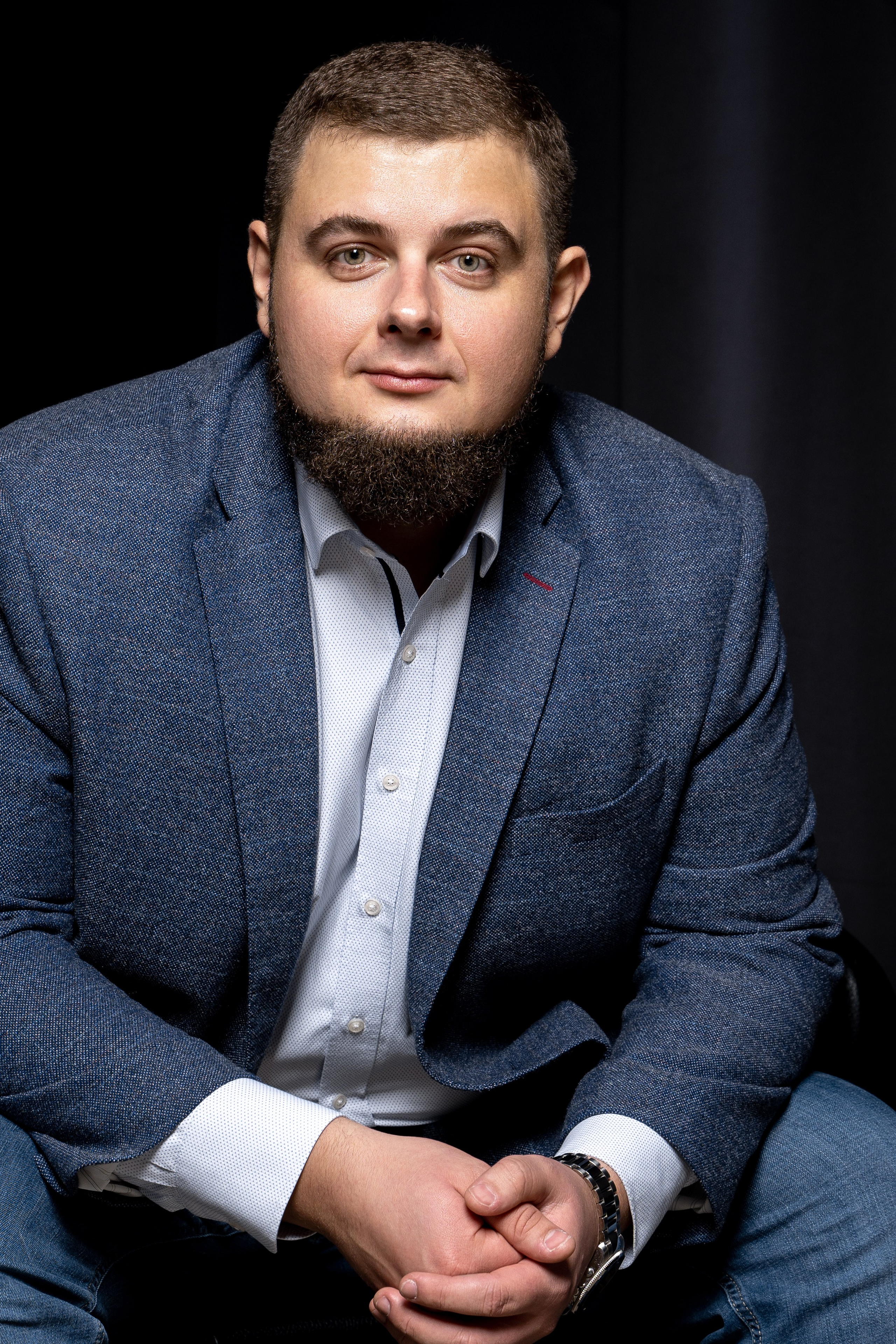 Мужская фотосессия в Москве. Мужской портрет. Мужской фотограф. Фотографии мужчин. Контент для мужчины. Бизнес портрет. Фотосессия для бизнеса.