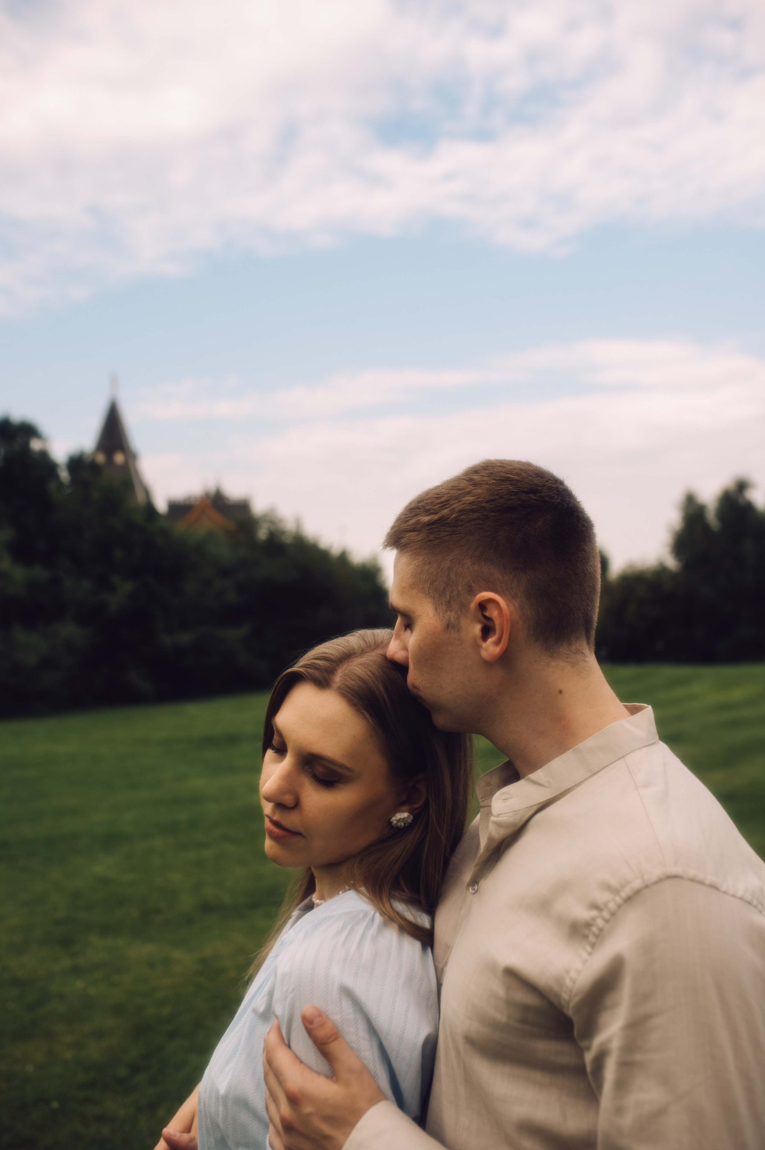 Ветер в волосах, нежность и поцелуи🤍. Лайфстайл фотограф в Москве Серебрянская Фаина