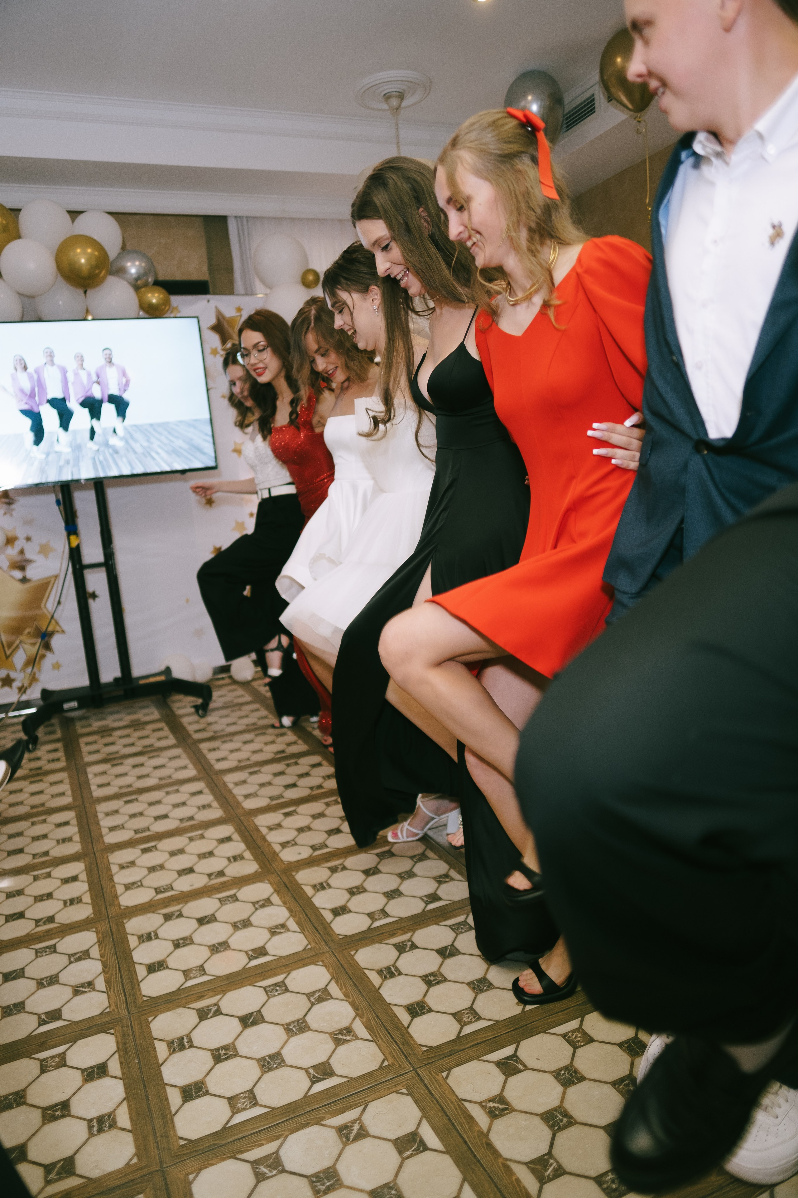 Выпускной школа 33. Свадебный и репортажной фотограф Денис Ожигин в Краснодаре и Краснодарском крае