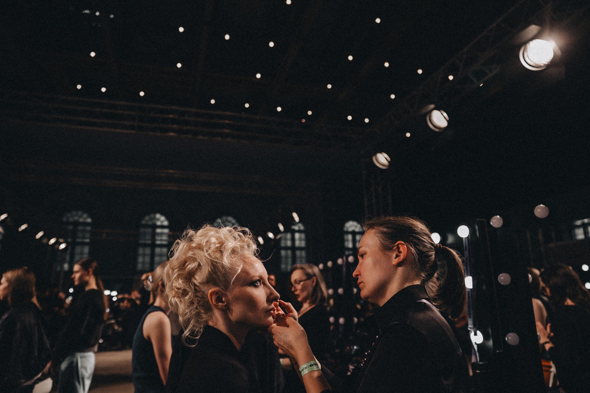 Где мода снимает маски. Backstage недели моды в Москве. Татьяна Фомичева. Репортажный и светский фотограф в Москве