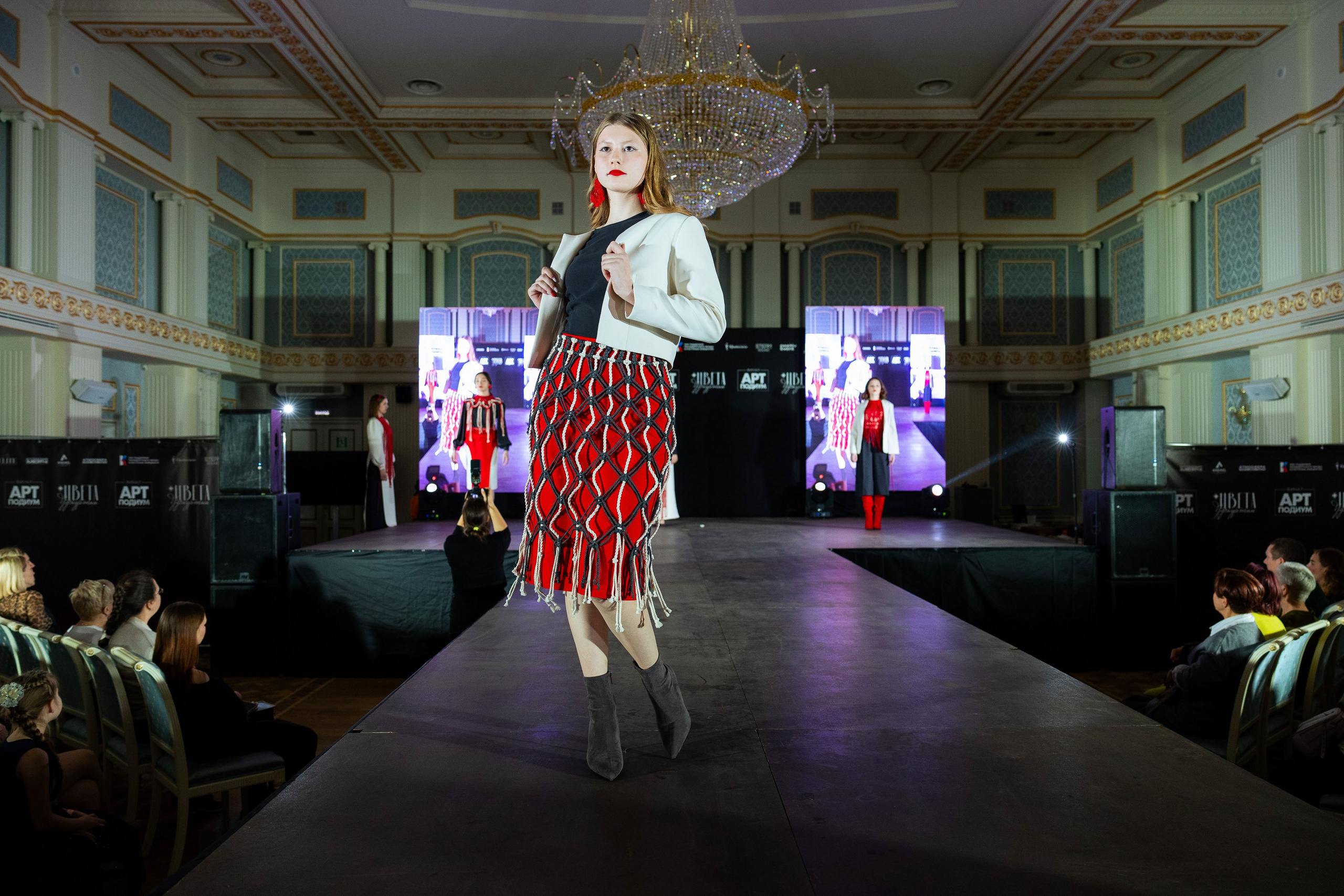 Арт-подиум «Цвета Удмуртии». Показ мод [25/10/24]. Фотограф Виноградов Константин