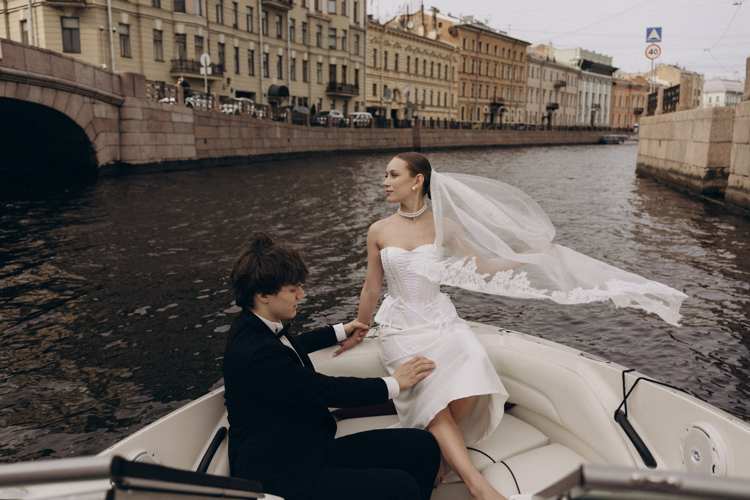 Свадебная прогулка на катере. Семейный и свадебный фотограф в Санкт-Петербурге Екатерина Васильева