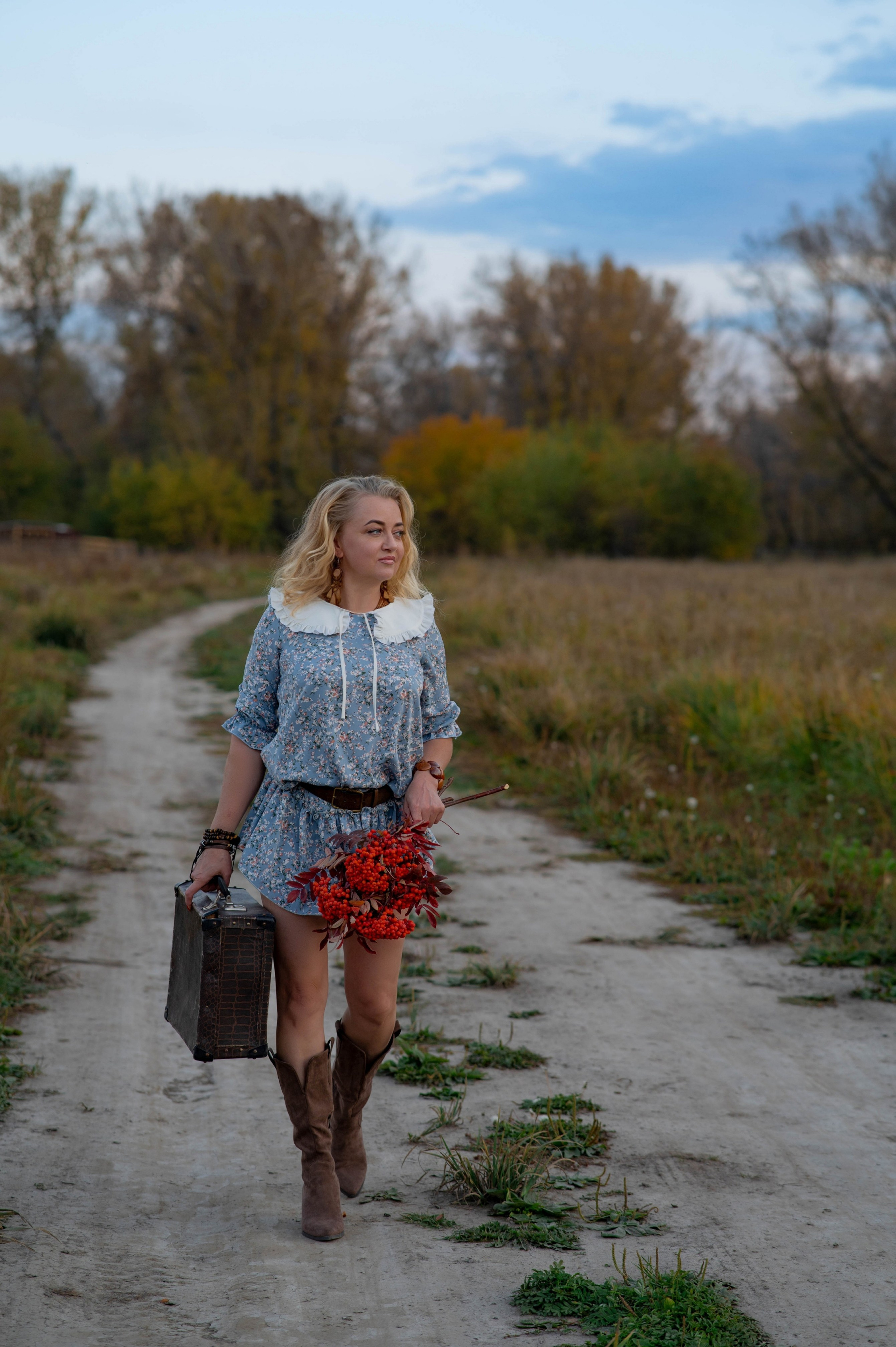 Юлия в осенней природе. Семейный и свадебный фотограф в Абакане Юлия Су