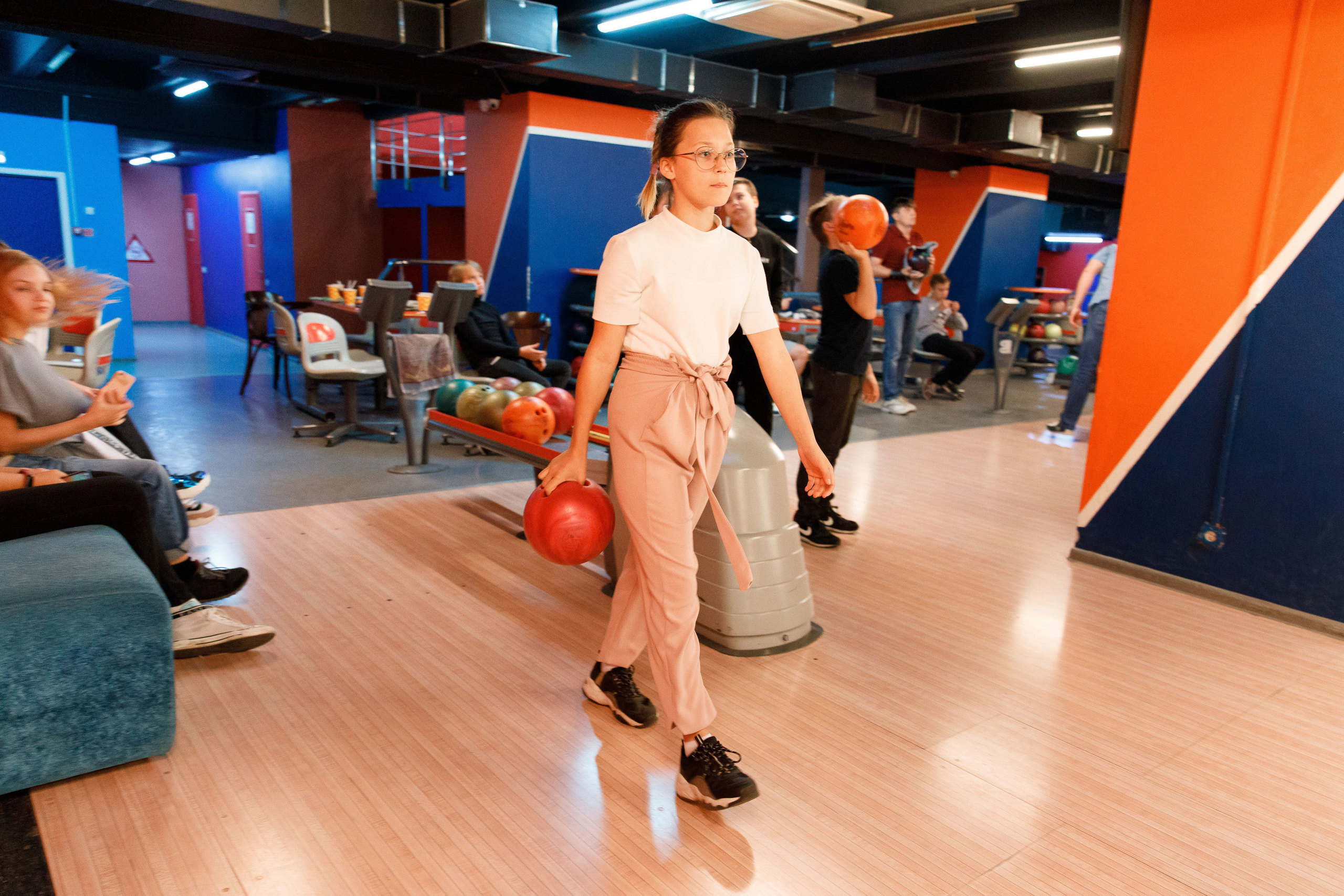 Боулинг. Свадебный, семейный и школьный фотограф в Сызрани Максим Баталов