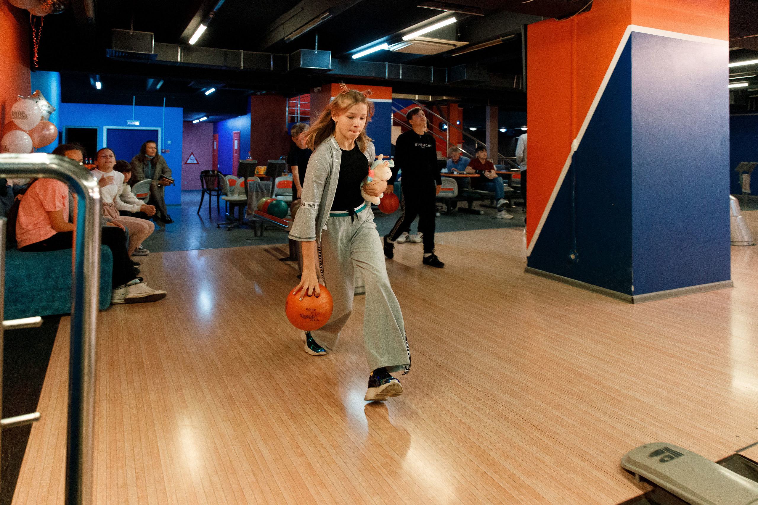 Боулинг. Свадебный, семейный и школьный фотограф в Сызрани Максим Баталов
