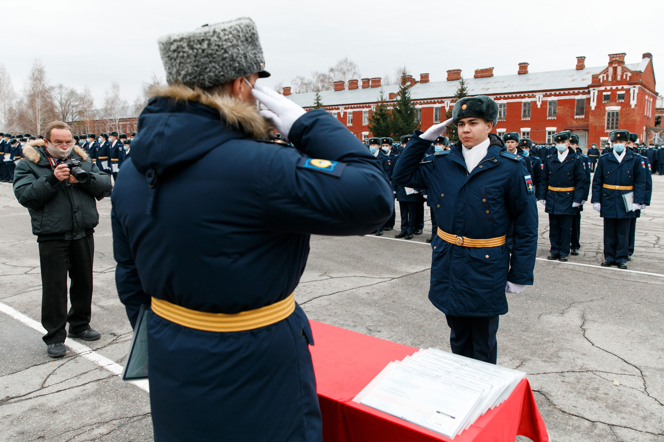 СВВАУЛ Вручение дипломов. Свадебный, семейный и школьный фотограф в Сызрани Максим Баталов