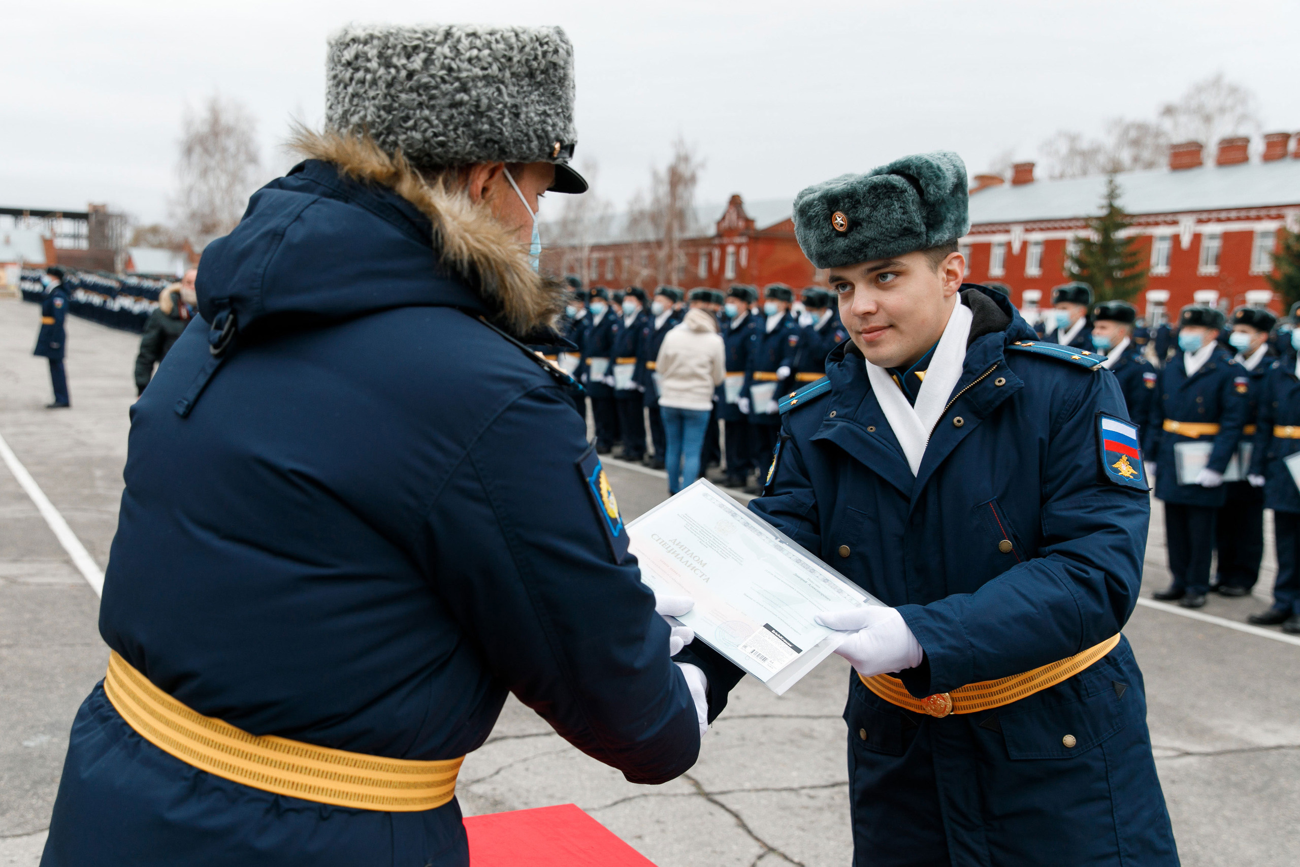 СВВАУЛ Вручение дипломов. Свадебный, семейный и школьный фотограф в Сызрани Максим Баталов