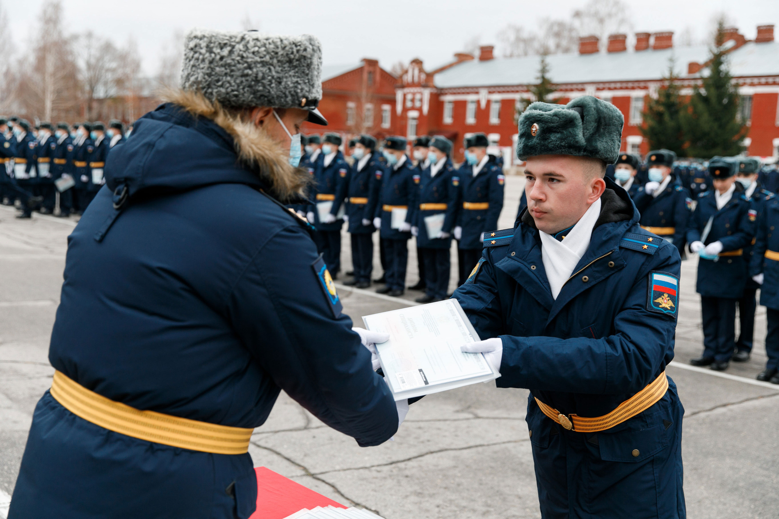 СВВАУЛ Вручение дипломов. Свадебный, семейный и школьный фотограф в Сызрани Максим Баталов