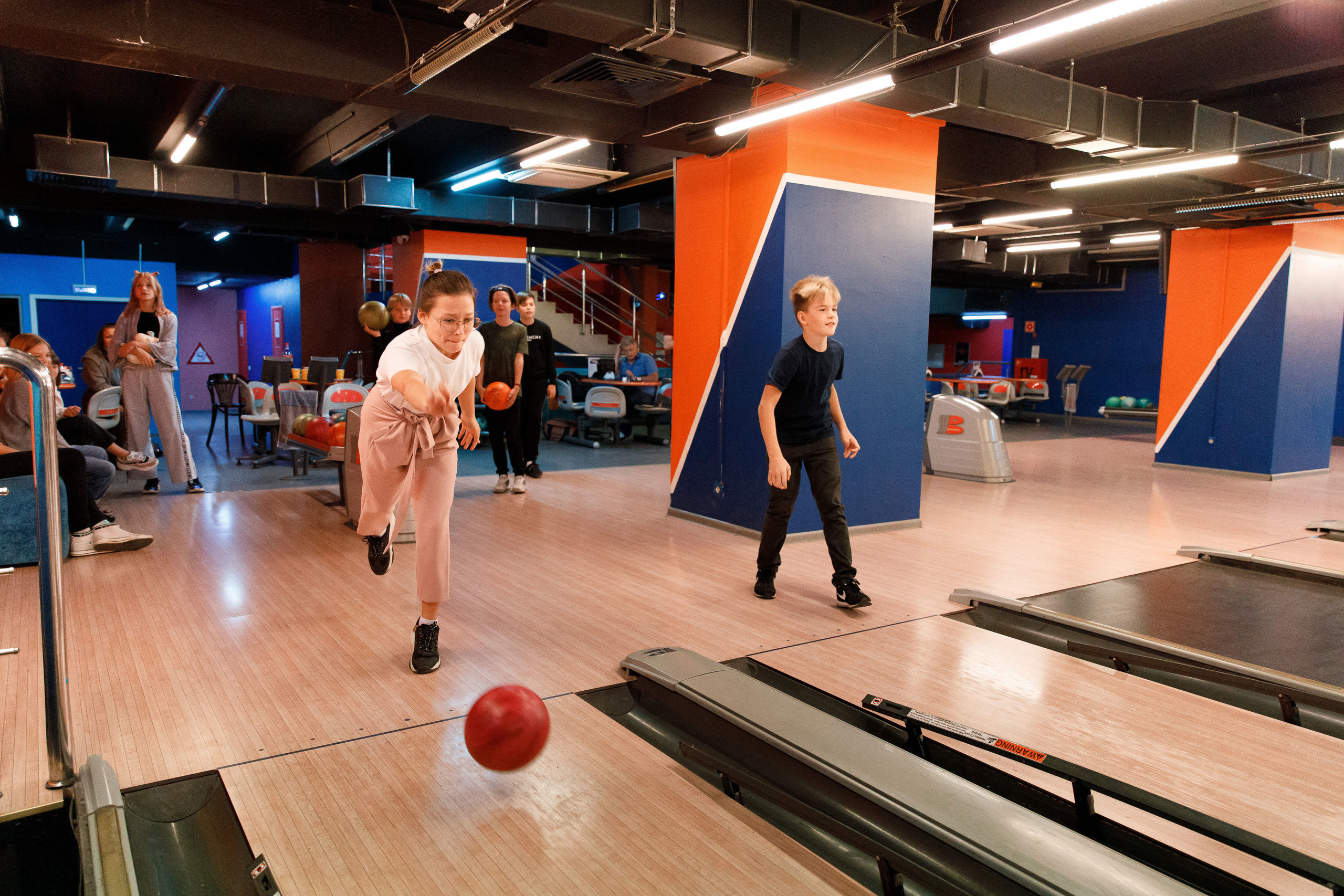 Боулинг. Свадебный, семейный и школьный фотограф в Сызрани Максим Баталов