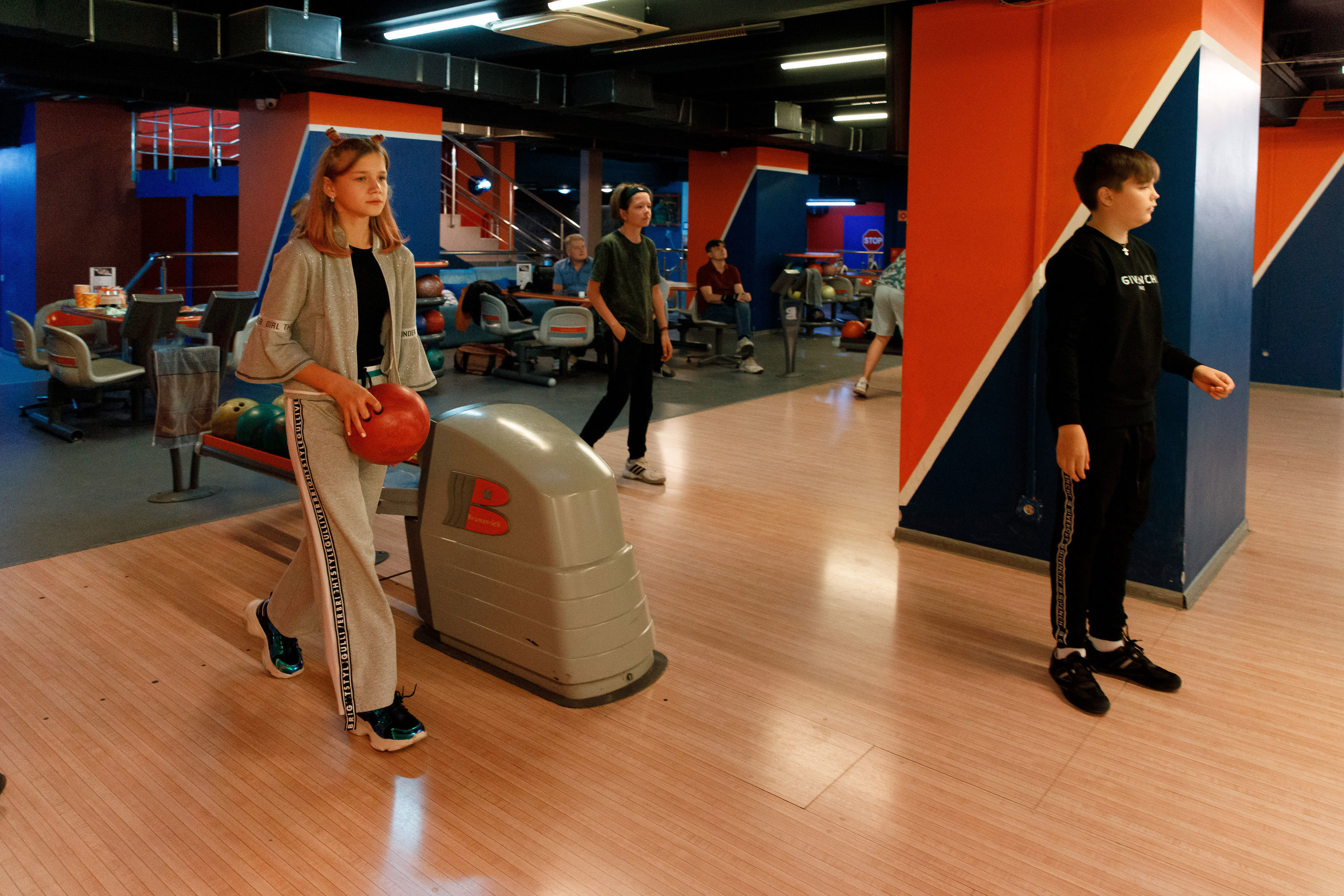 Боулинг. Свадебный, семейный и школьный фотограф в Сызрани Максим Баталов