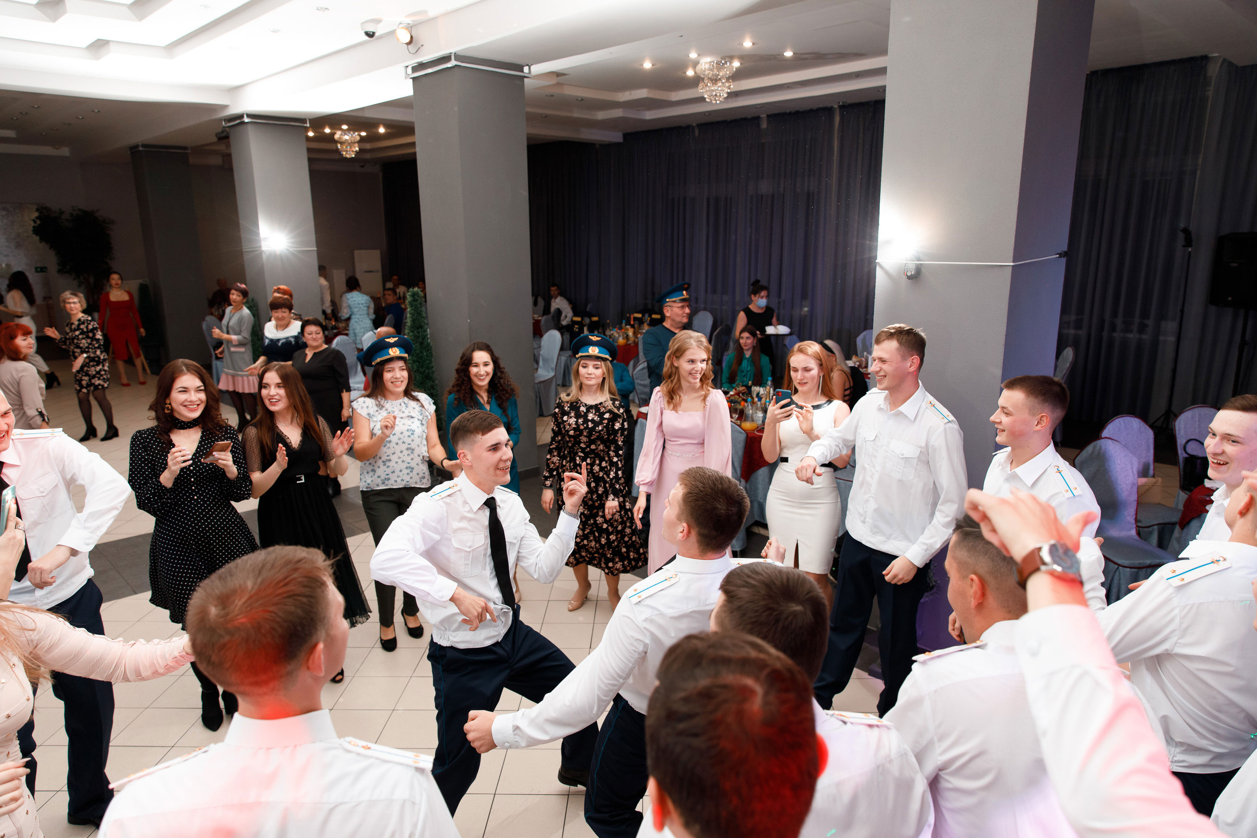 Банкет. Свадебный, семейный и школьный фотограф в Сызрани Максим Баталов