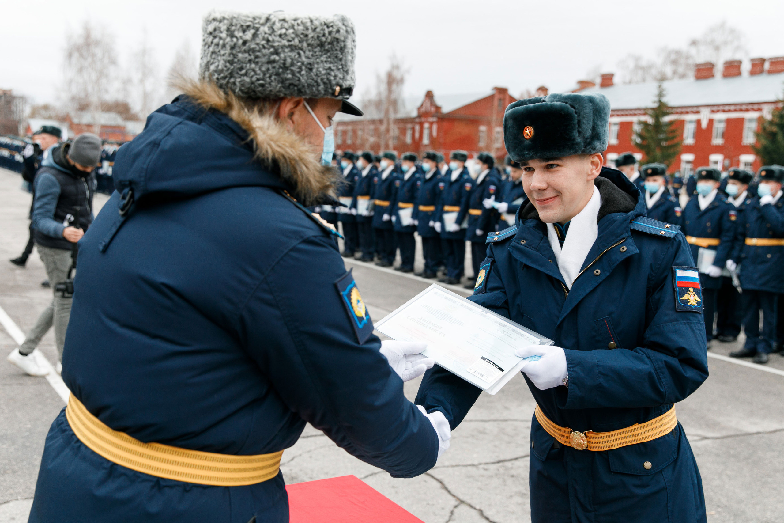 СВВАУЛ Вручение дипломов. Свадебный, семейный и школьный фотограф в Сызрани Максим Баталов