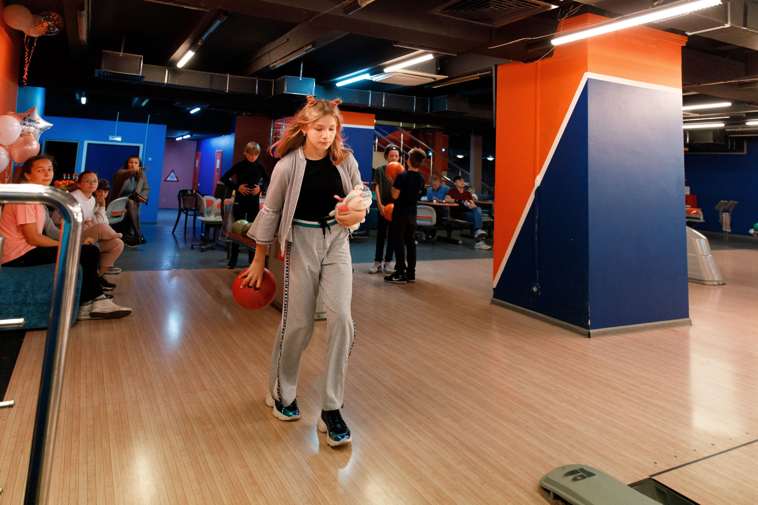 Боулинг. Свадебный, семейный и школьный фотограф в Сызрани Максим Баталов
