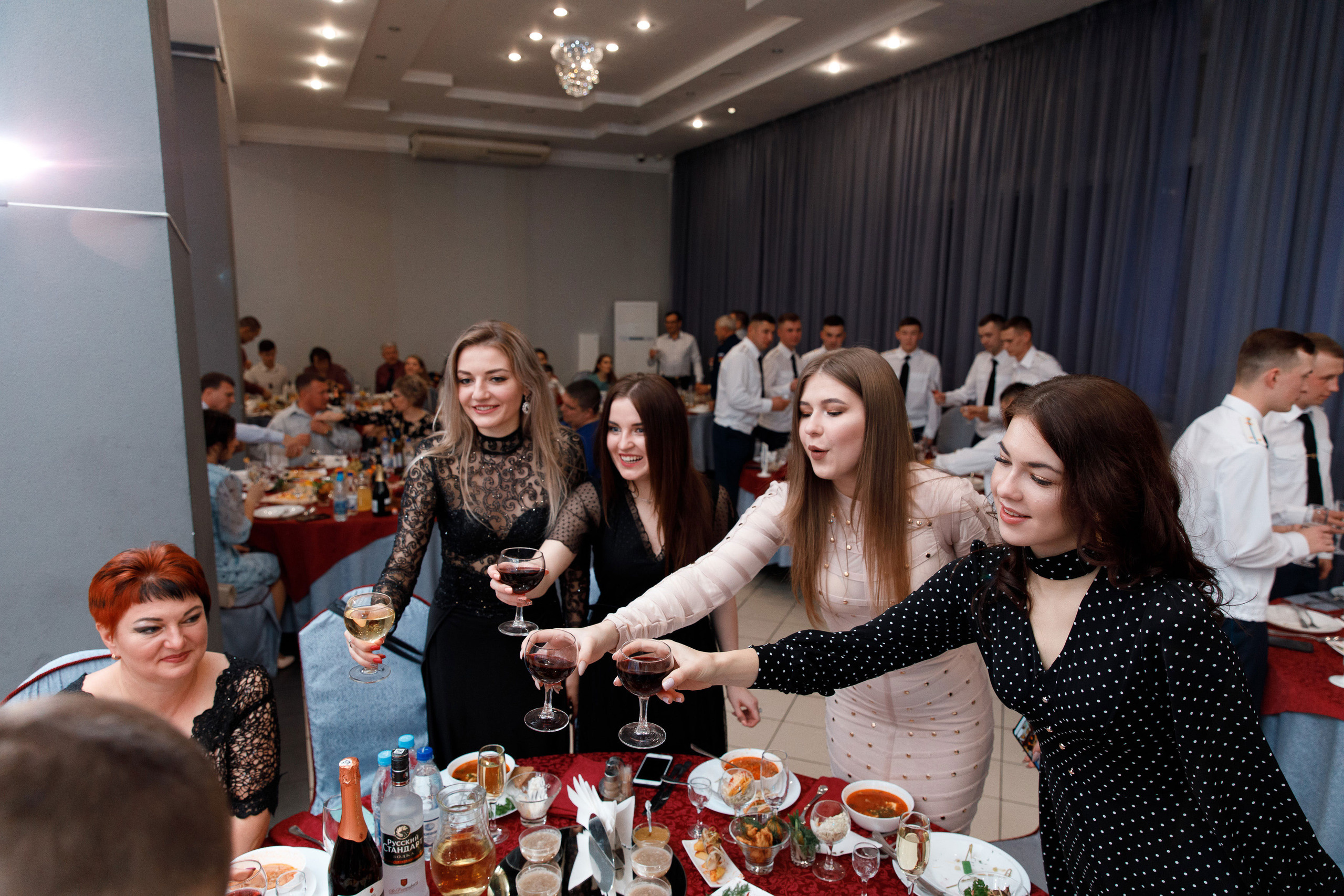 Банкет. Свадебный, семейный и школьный фотограф в Сызрани Максим Баталов
